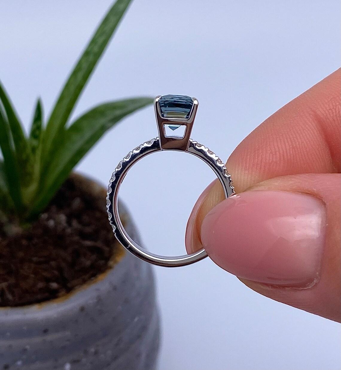 Women's Ring, GFCO 2.53ct Natural Blue Spinel and Diamonds, 14 Karat White Gold, 7US For Sale