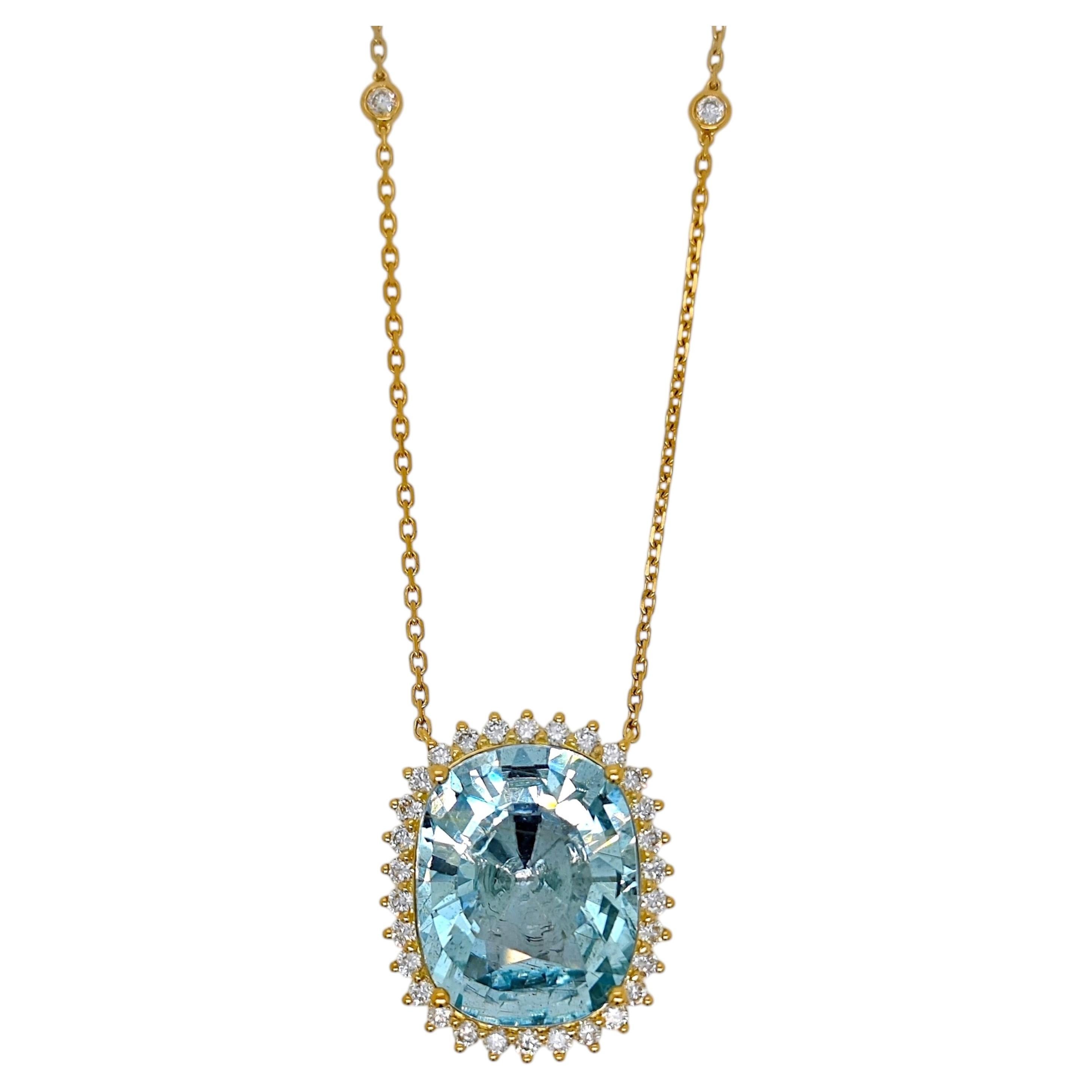 GFCO-zertifiziert 11.91 Karat Aquamarin, runder Diamant, Gelbgold Halskette