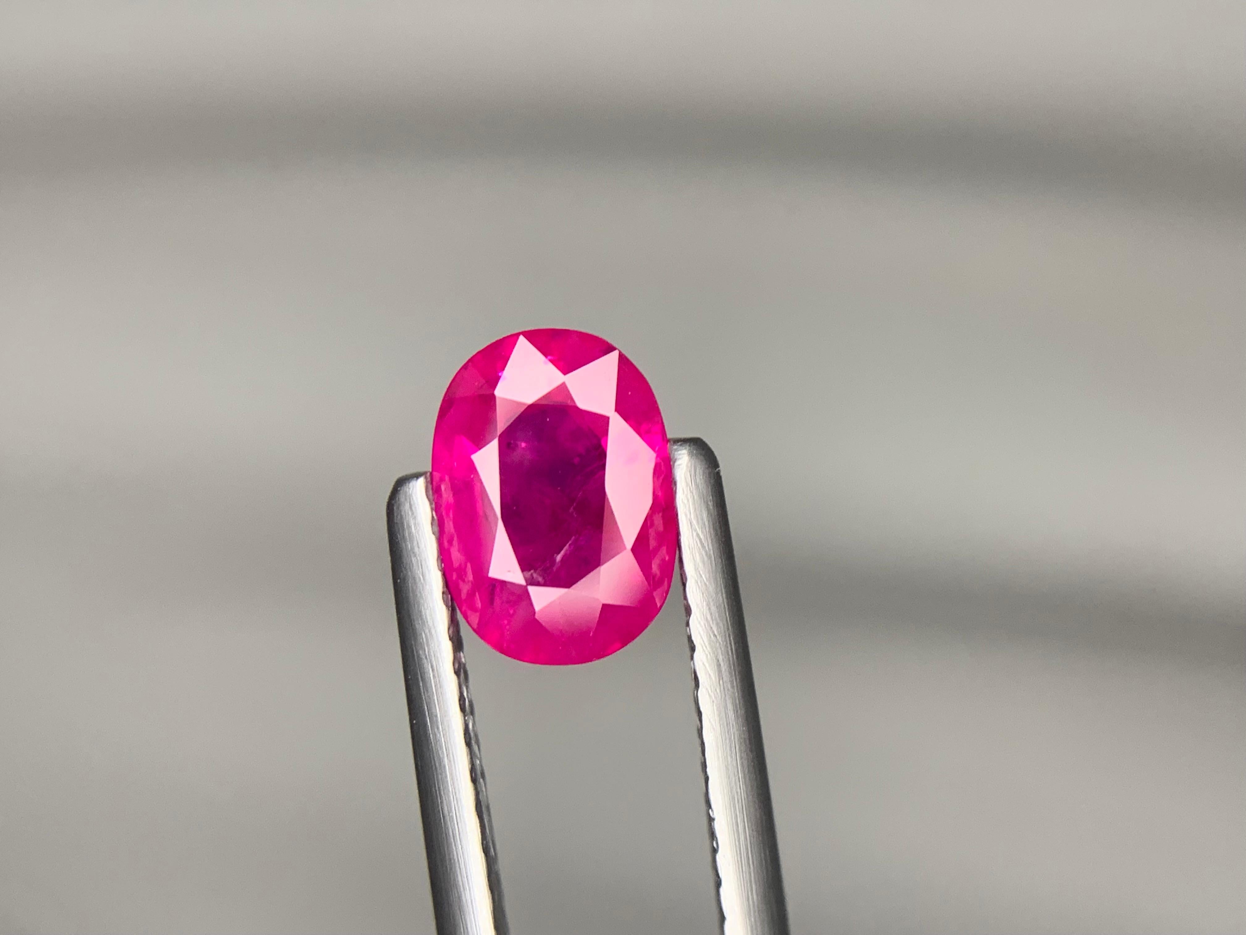 Arts and Crafts Pierre précieuse de 1,39 carat, certifiée par le GFCO, rubis birman en vrac et taillé en brillant en vente