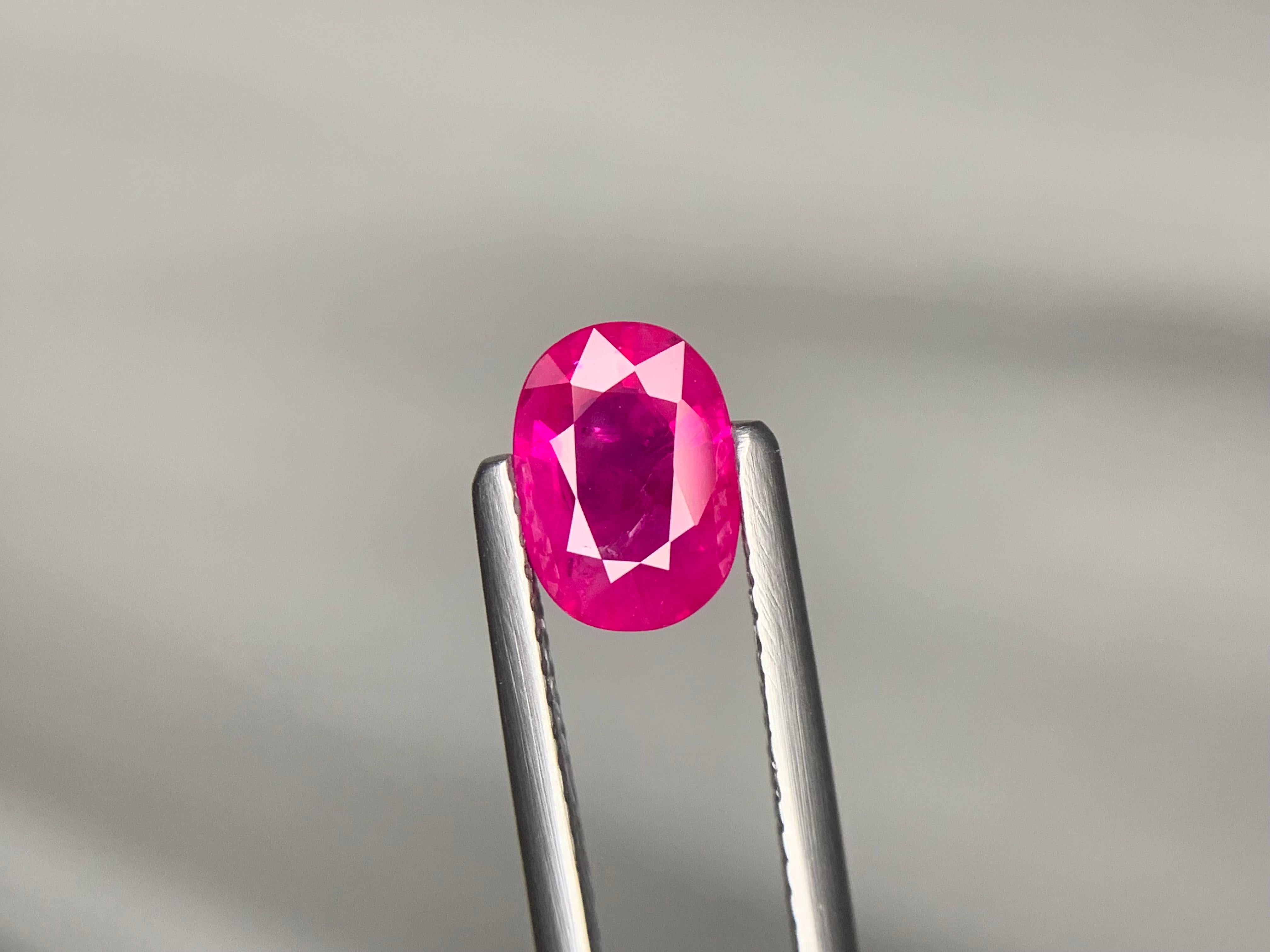 Taille coussin Pierre précieuse de 1,39 carat, certifiée par le GFCO, rubis birman en vrac et taillé en brillant en vente