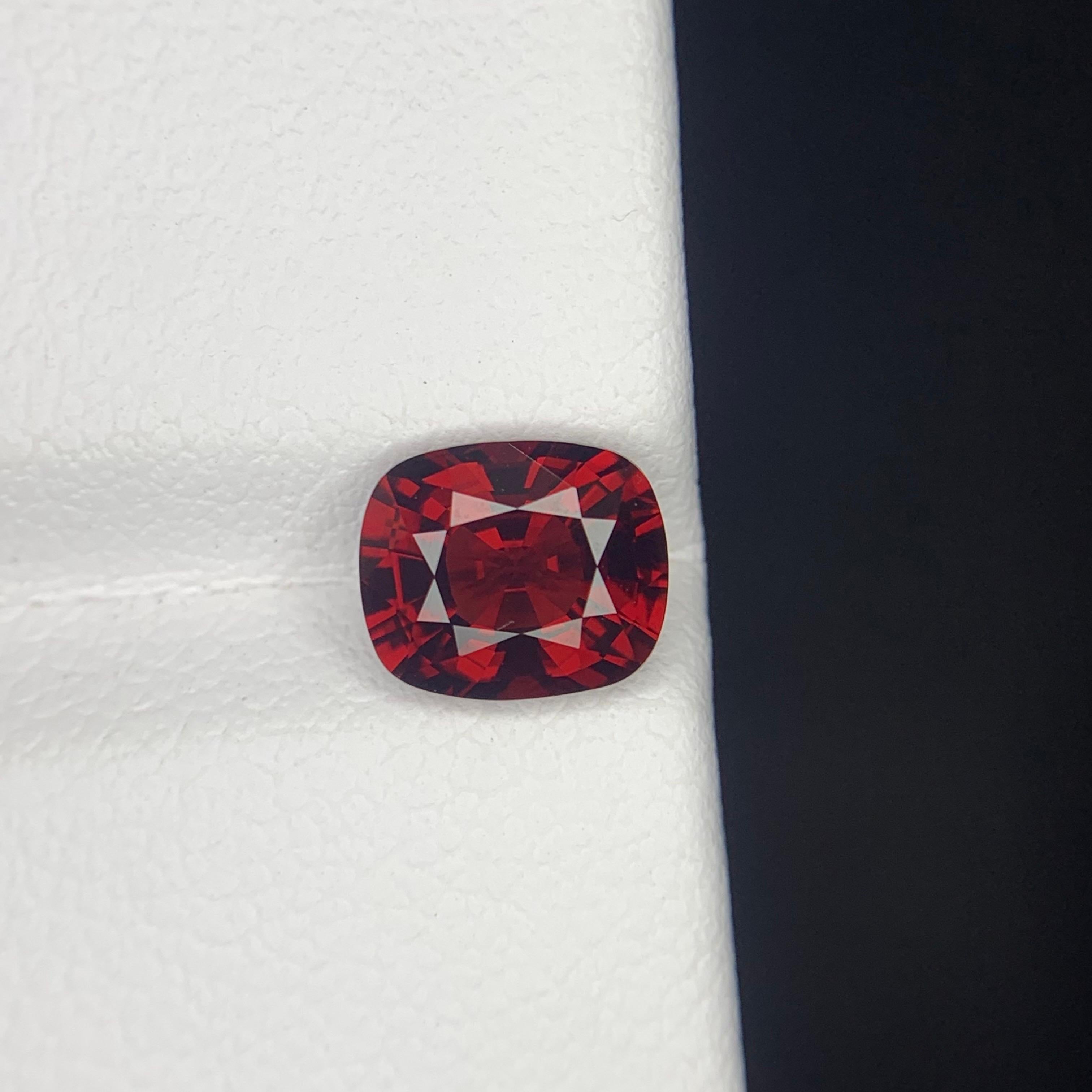 Gema Espinela Roja de Birmania Suelta Natural de 1,44 quilates certificada por la GFCO en venta 7