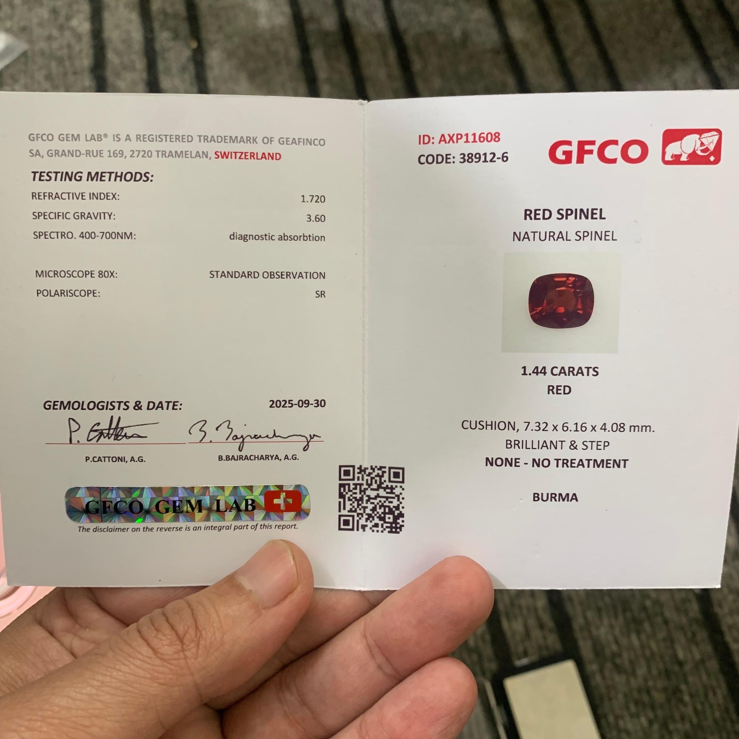 Gema Espinela Roja de Birmania Suelta Natural de 1,44 quilates certificada por la GFCO en venta 8