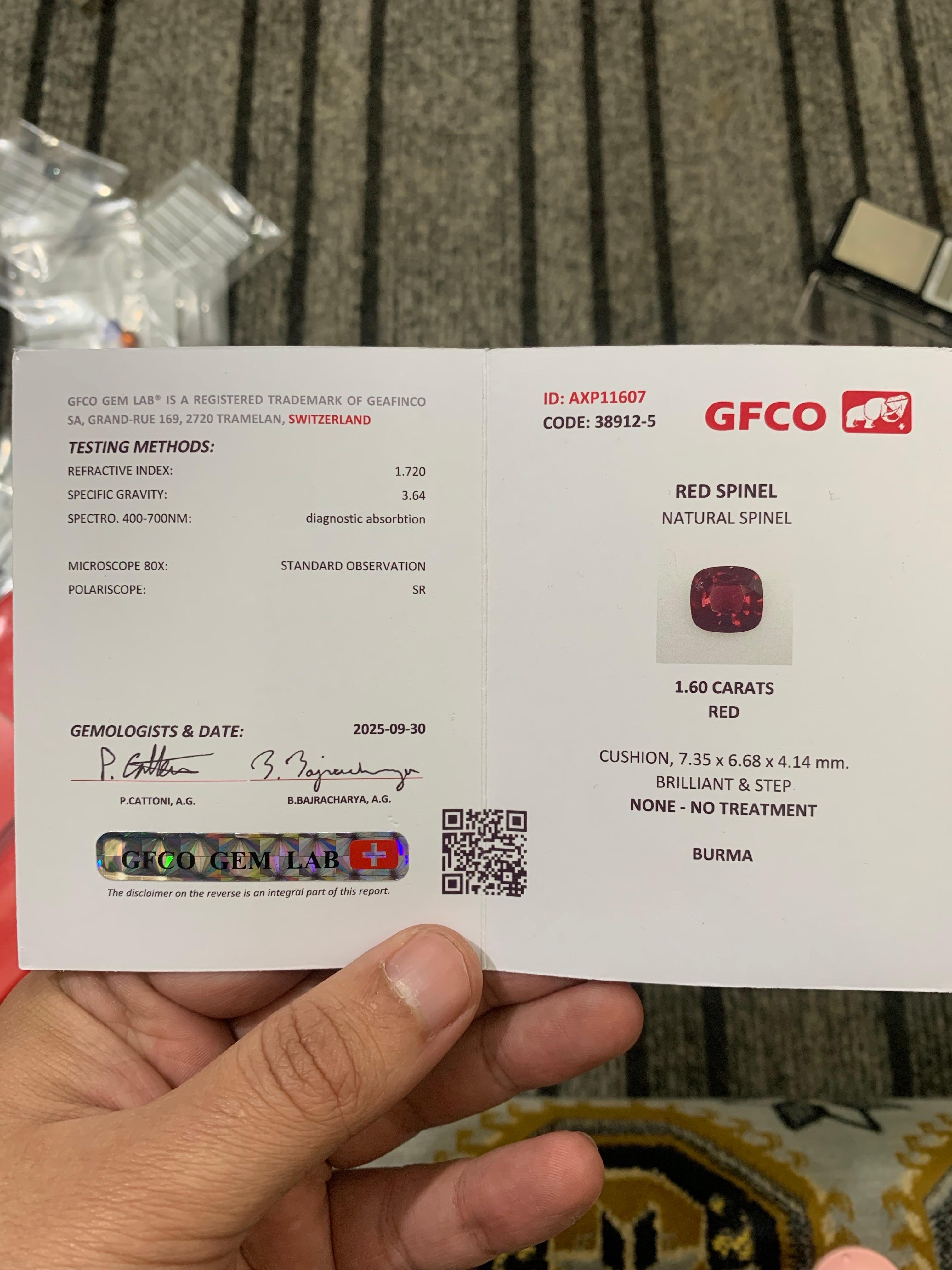 Spinello rosso sfuso naturale da 1,60 carati certificato GFCO proveniente dalla miniera del Myanmar in vendita 5