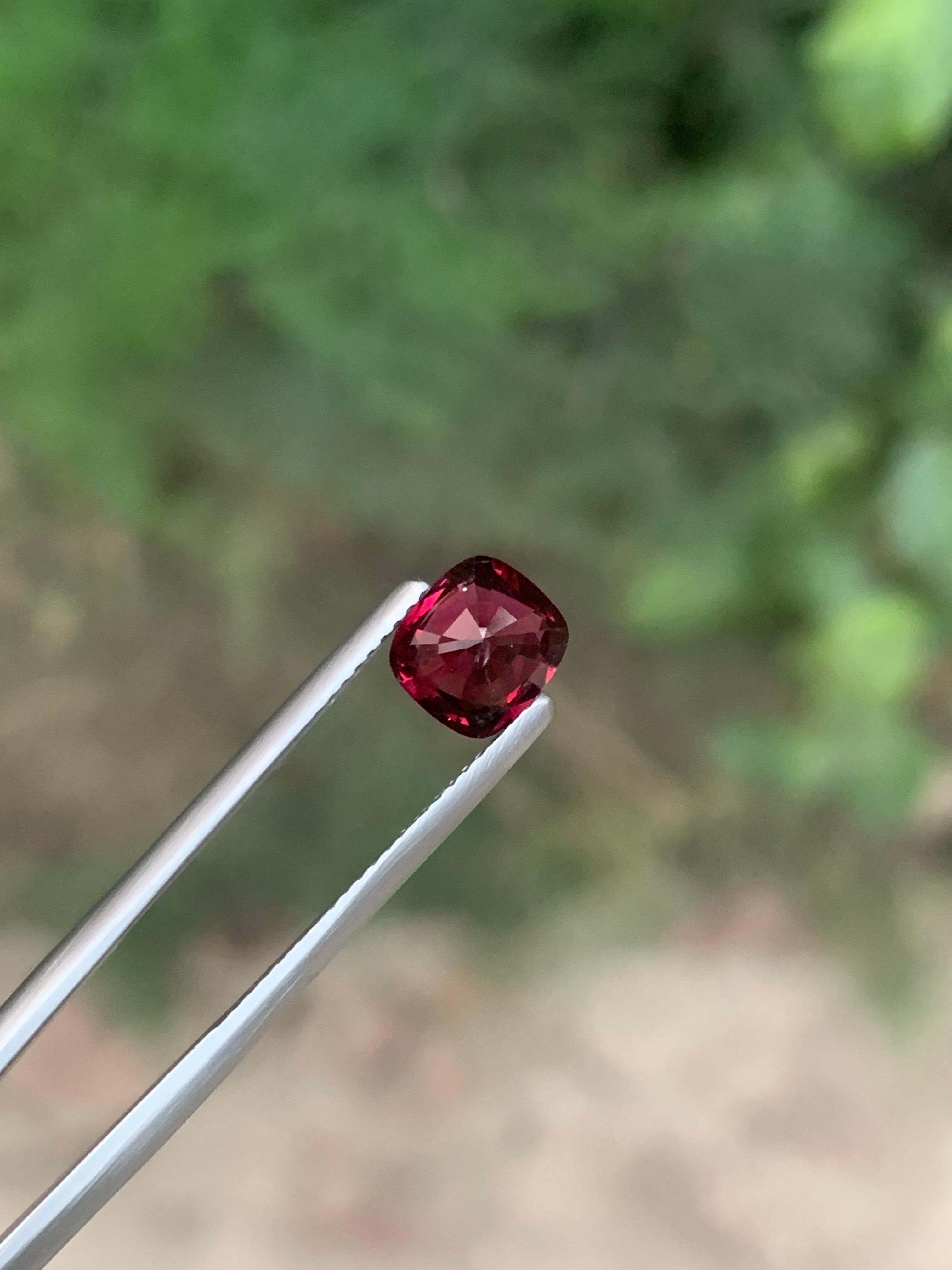 Arts and Crafts Spinello rosso sfuso naturale da 1,60 carati certificato GFCO proveniente dalla miniera del Myanmar in vendita