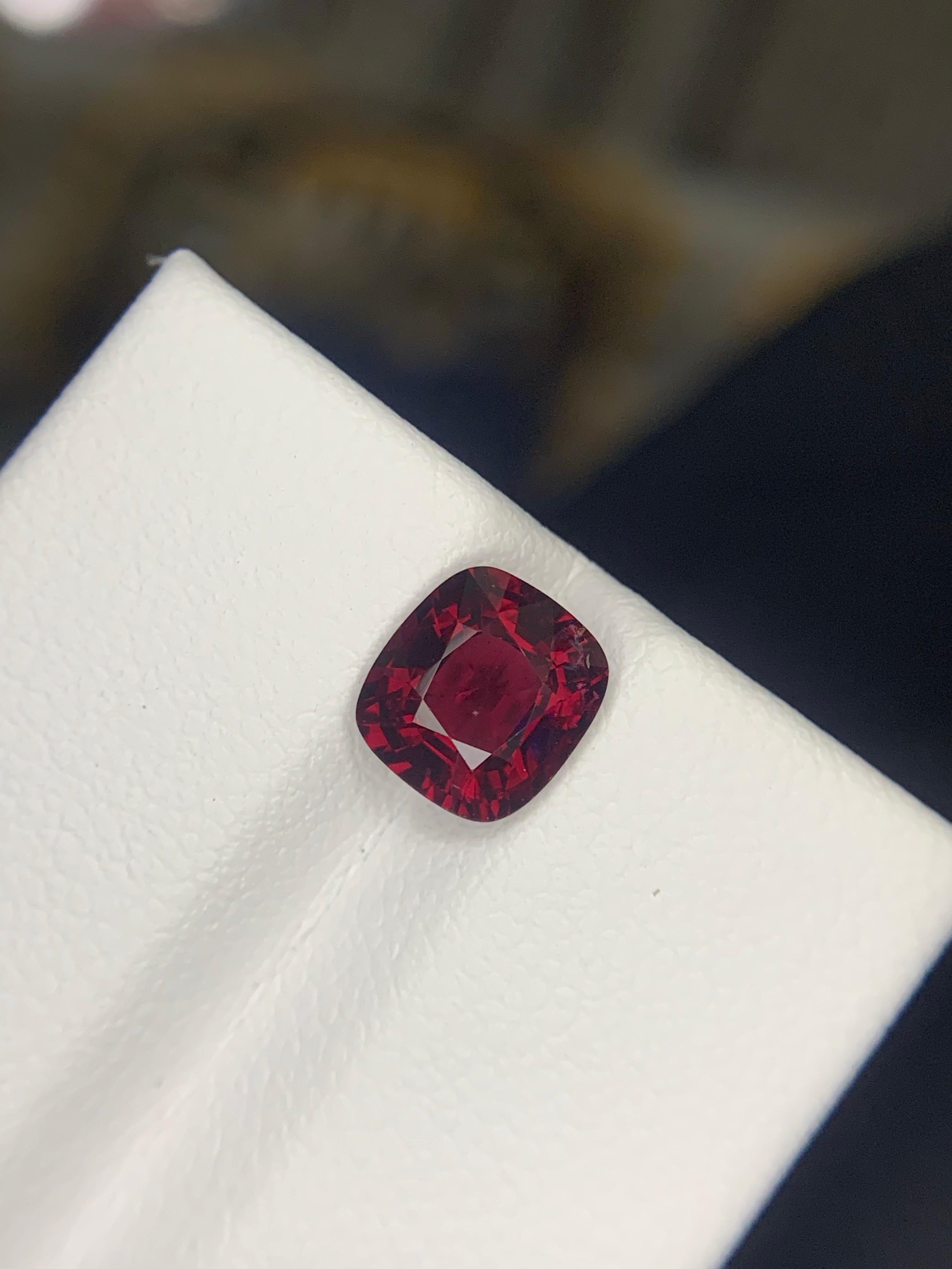 da uomo o donna Spinello rosso sfuso naturale da 1,60 carati certificato GFCO proveniente dalla miniera del Myanmar in vendita