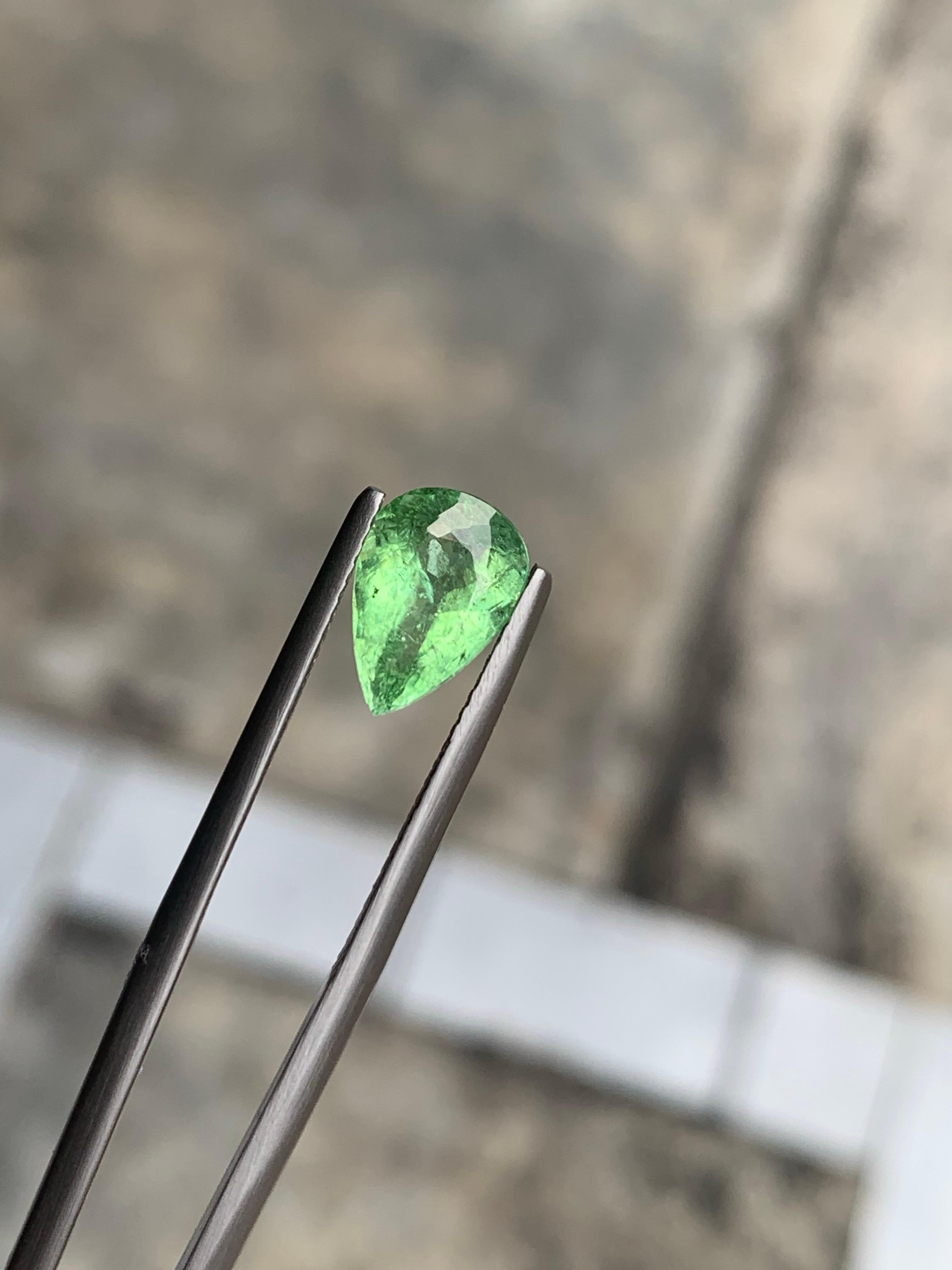 Gemma sciolta a forma di pera certificata GFCO da 2,16 carati di tormalina Paraiba naturale in vendita 4