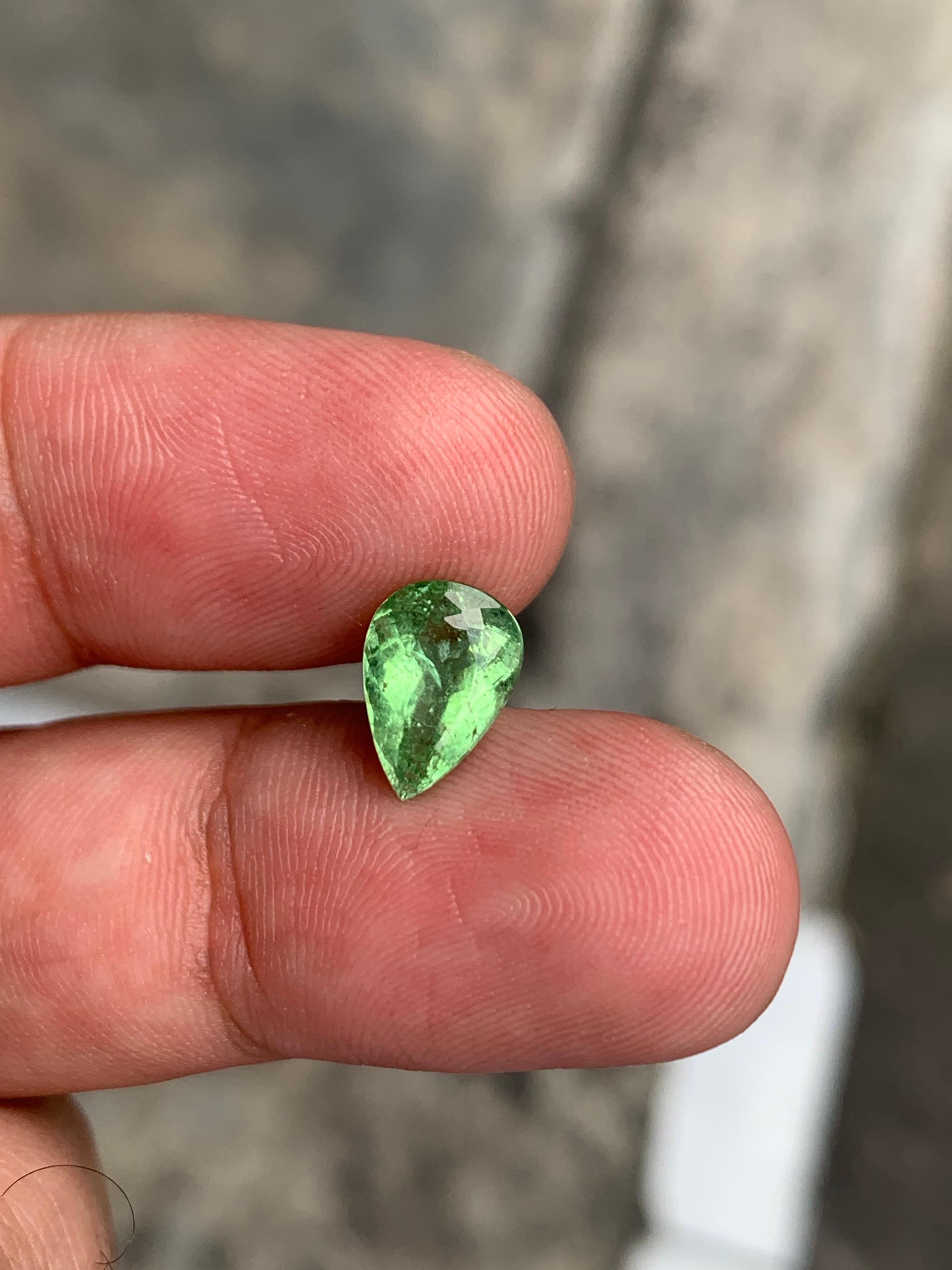 Gemma sciolta a forma di pera certificata GFCO da 2,16 carati di tormalina Paraiba naturale in vendita 1