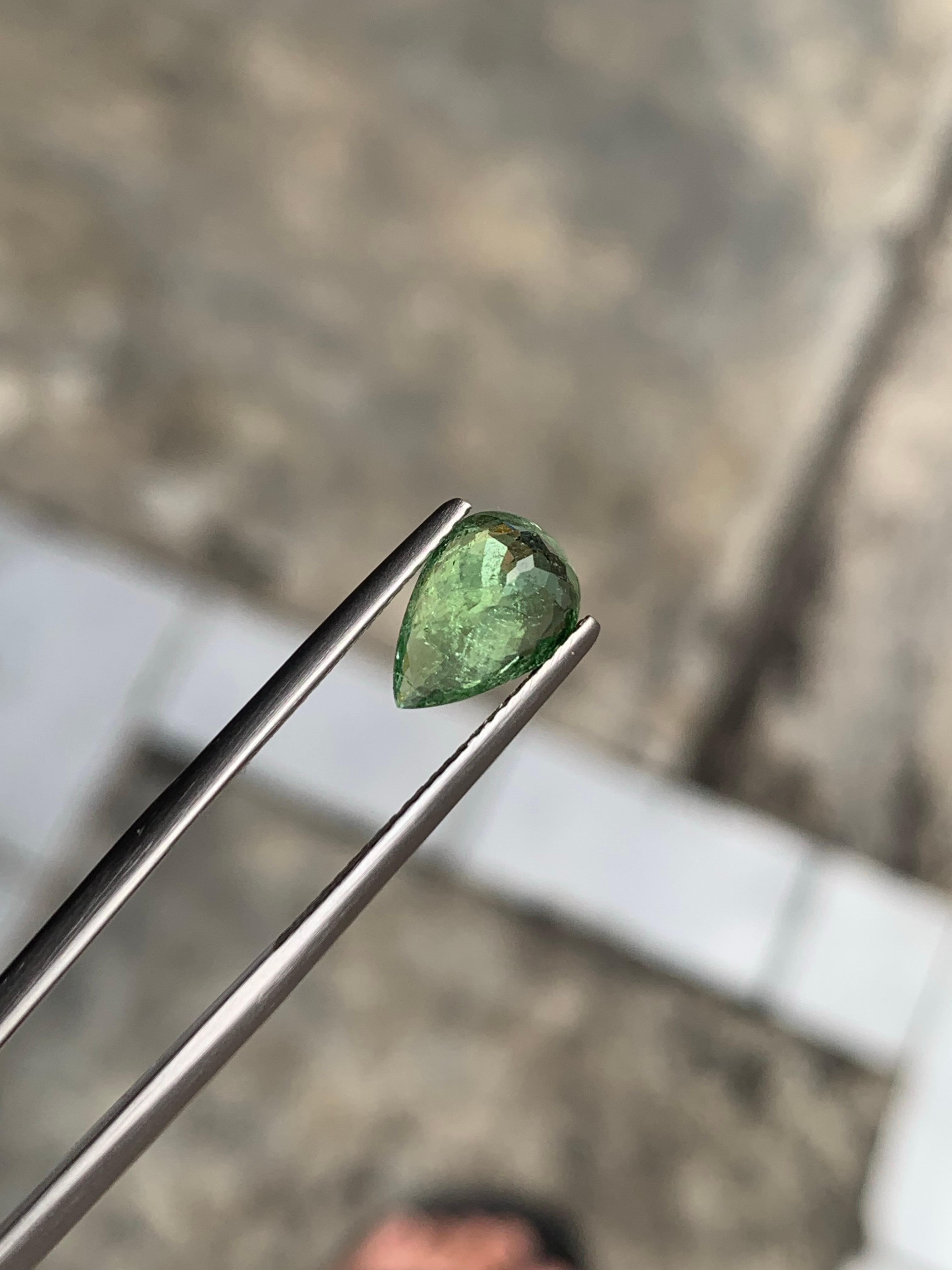 Gemma sciolta a forma di pera certificata GFCO da 2,16 carati di tormalina Paraiba naturale in vendita 2