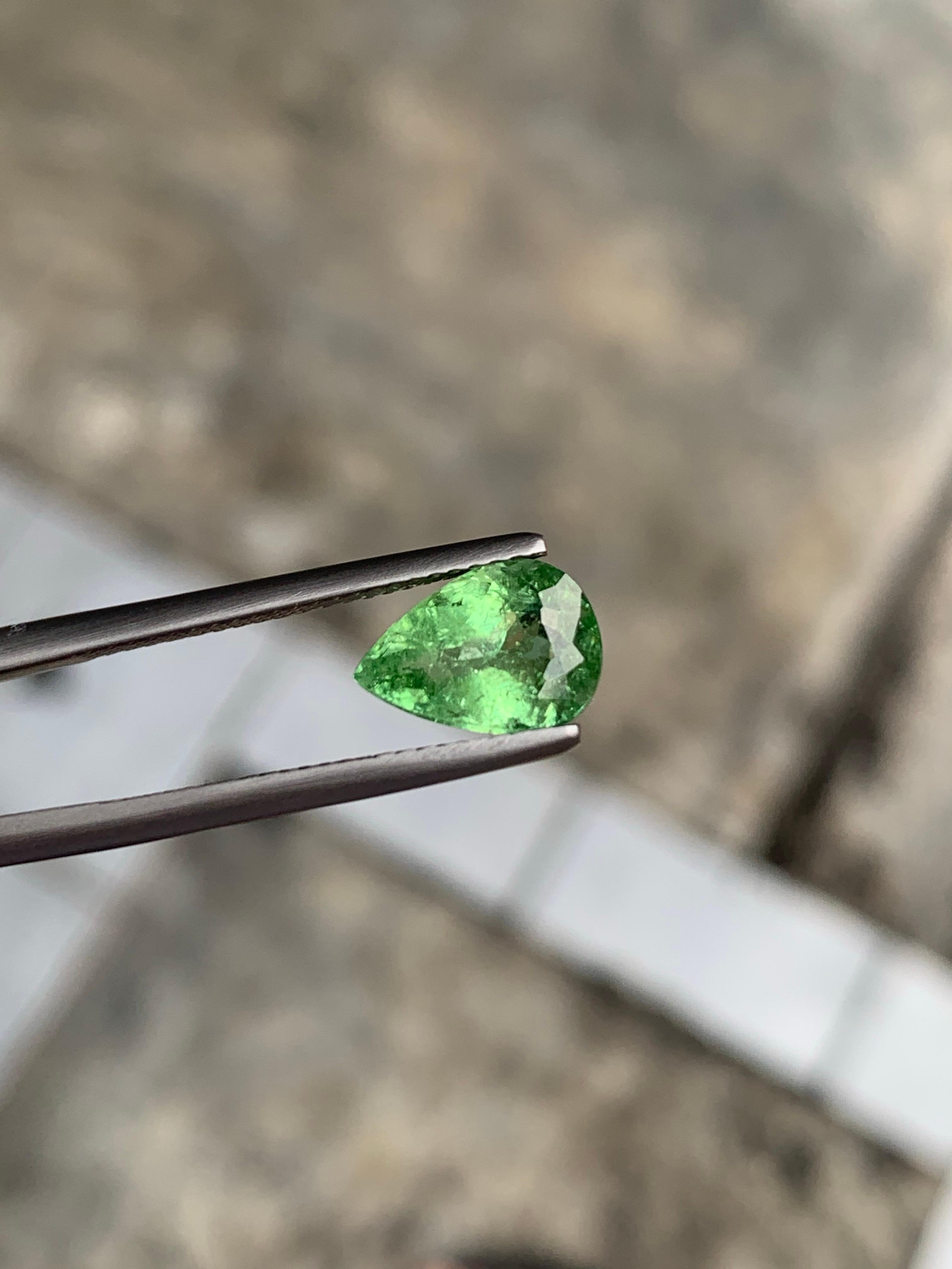 Gemma sciolta a forma di pera certificata GFCO da 2,16 carati di tormalina Paraiba naturale in vendita 3