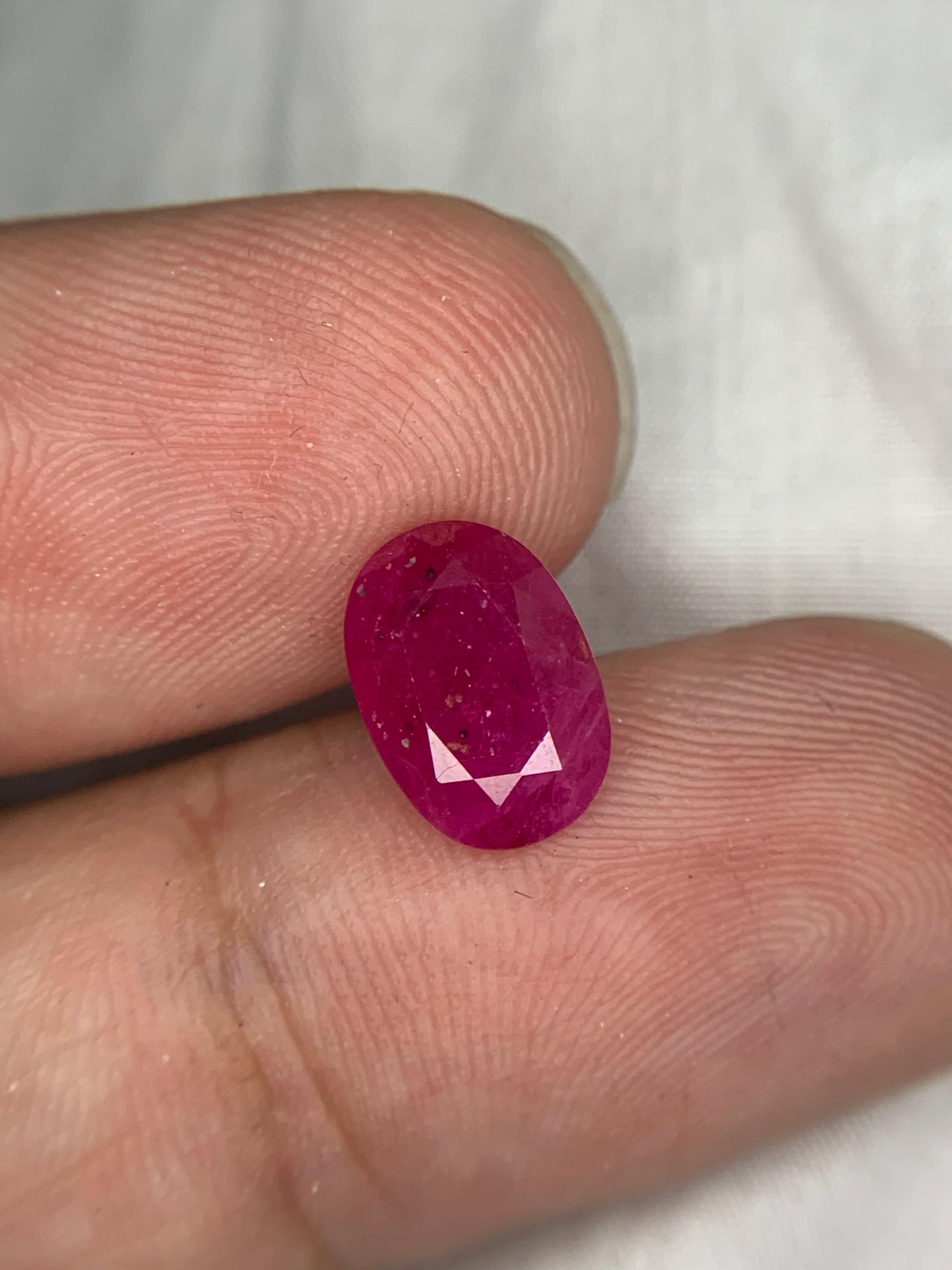 Gemma di rubino naturale sfusa certificata GFCO da 2,55 carati proveniente dal Mozambico, Africa in vendita 4