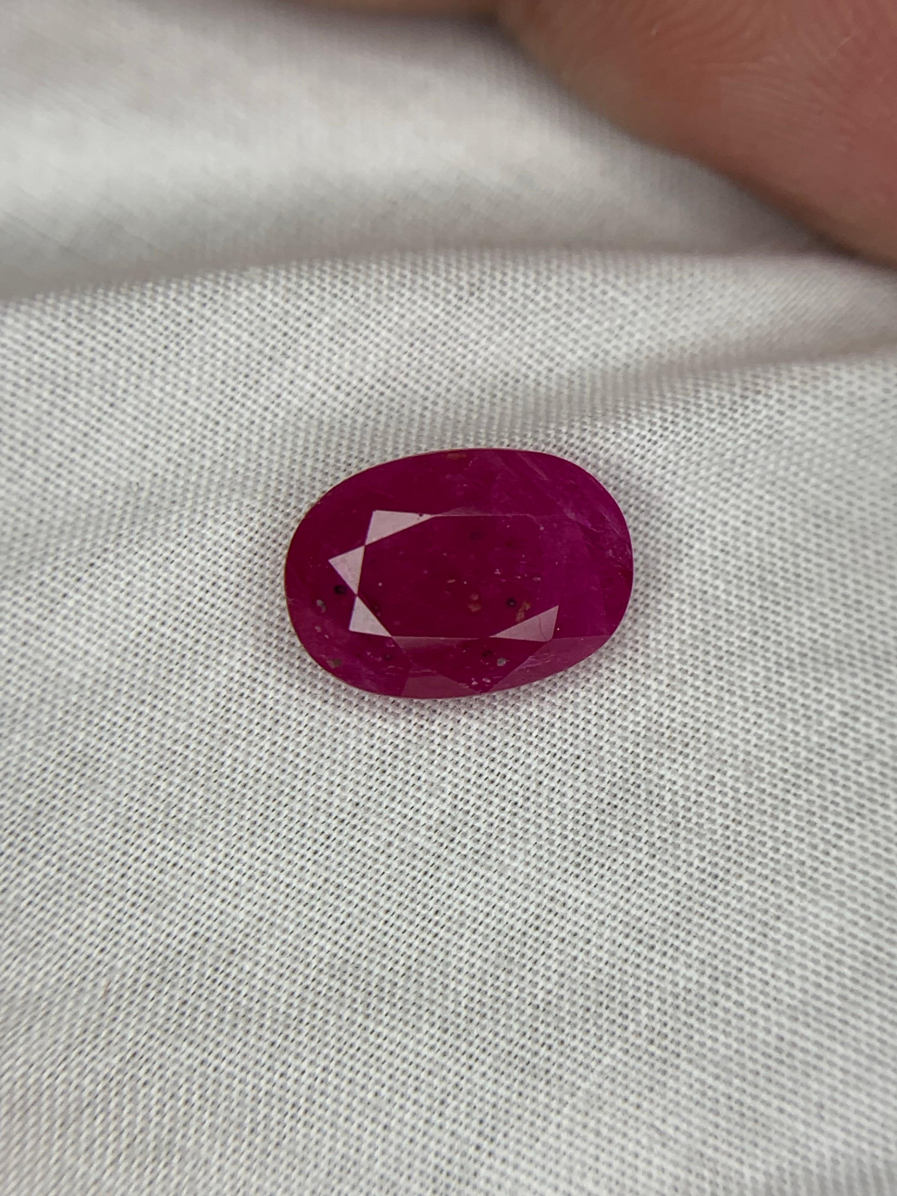 Gemma di rubino naturale sfusa certificata GFCO da 2,55 carati proveniente dal Mozambico, Africa in vendita 5