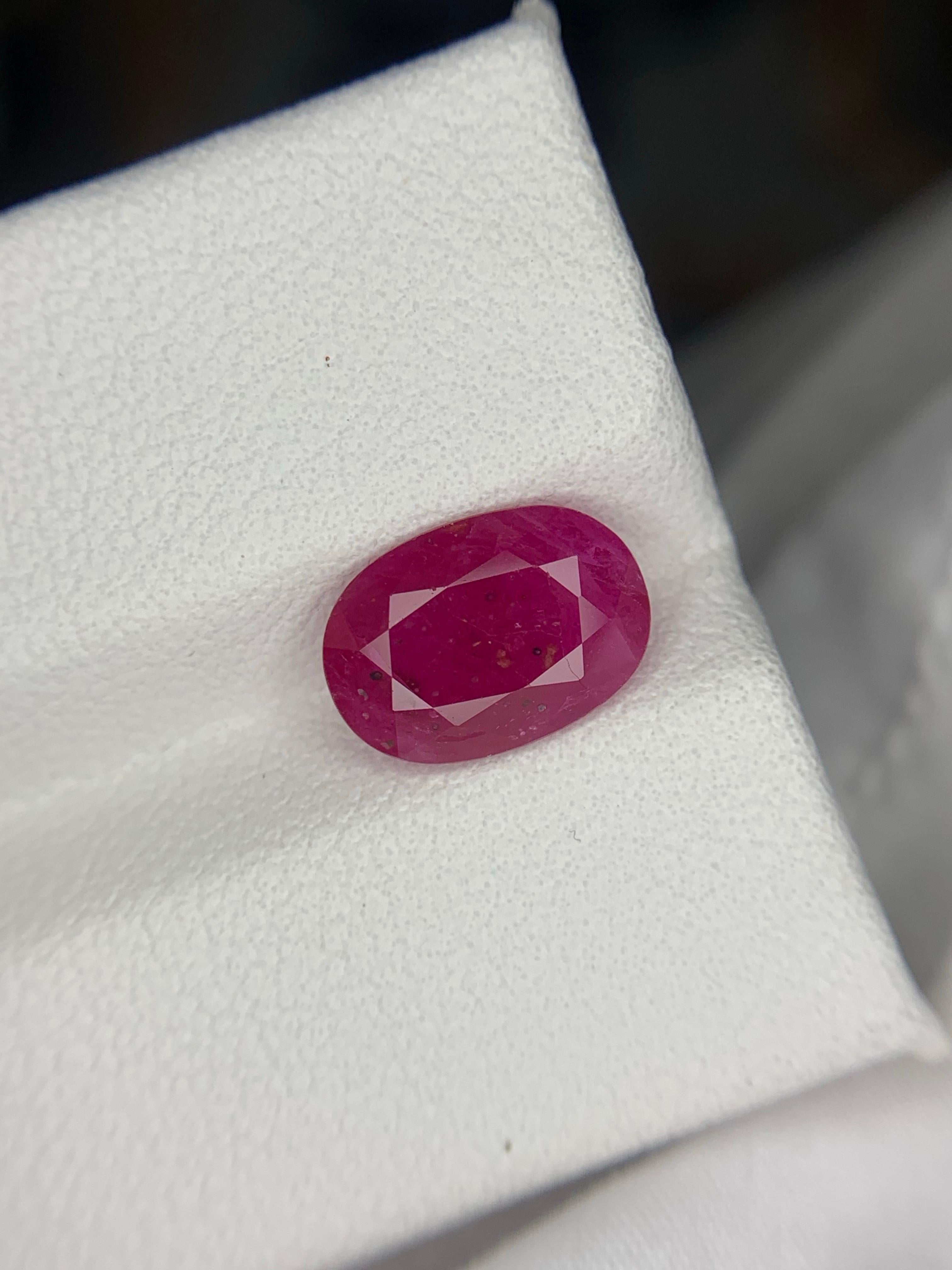 Gemma di rubino naturale sfusa certificata GFCO da 2,55 carati proveniente dal Mozambico, Africa In condizioni Nuovo in vendita a Peshawar, PK