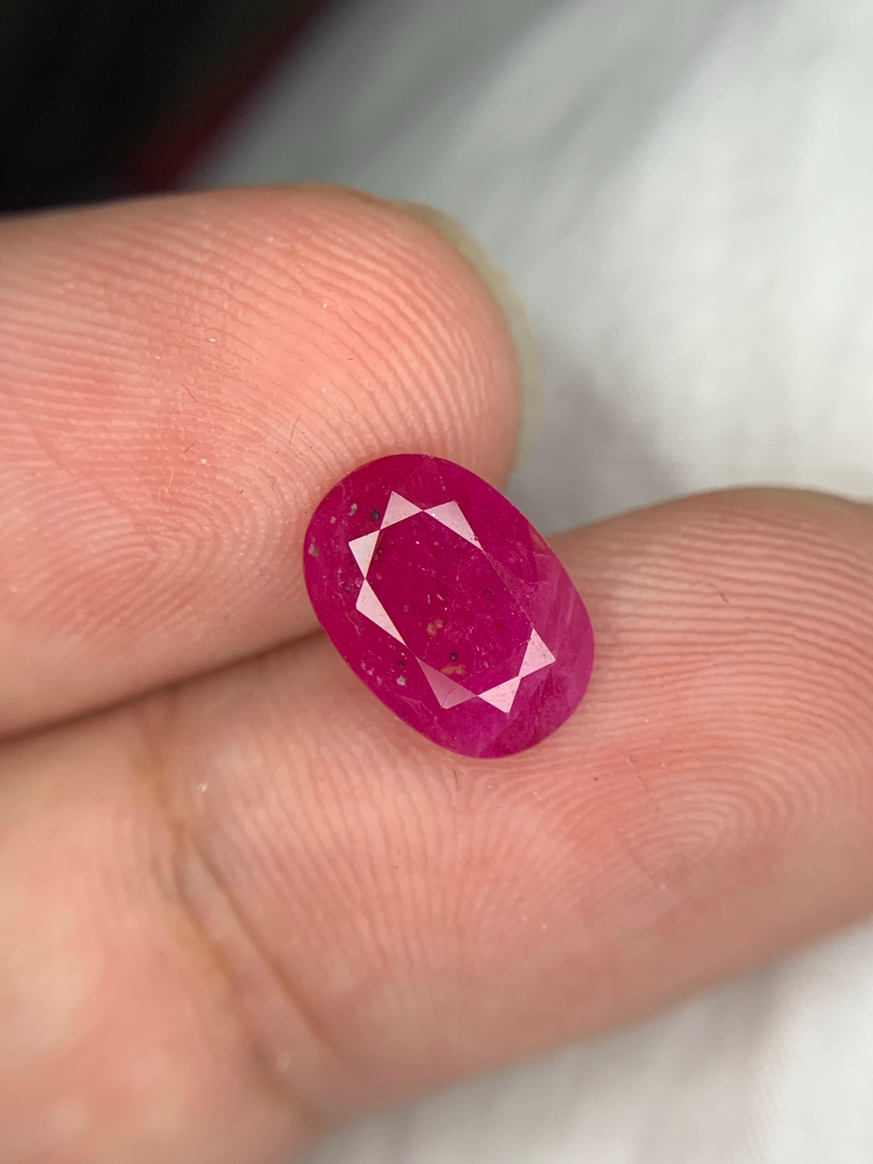 Gemma di rubino naturale sfusa certificata GFCO da 2,55 carati proveniente dal Mozambico, Africa in vendita 2