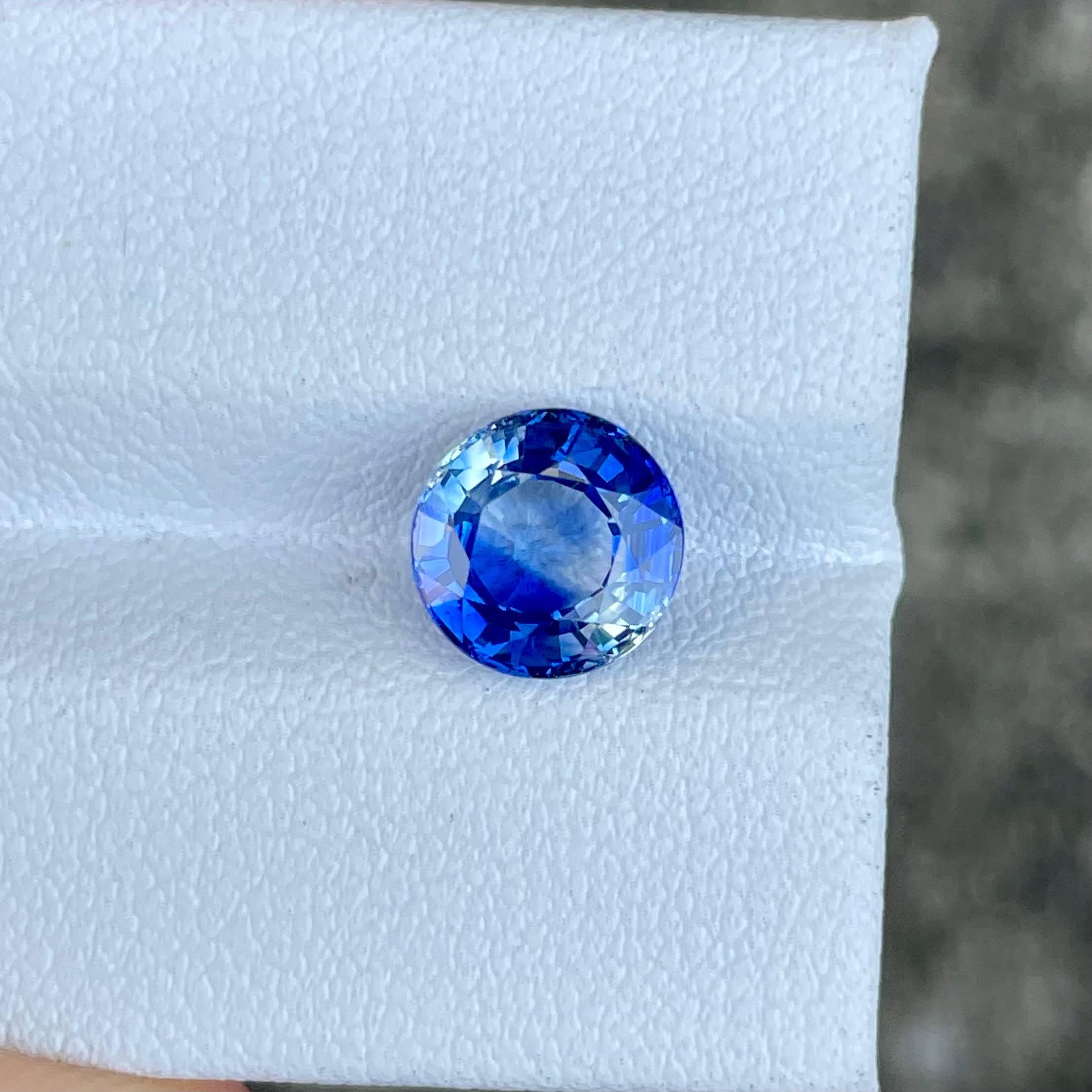 Pierre précieuse du Sri Lanka de 2,77 carats certifiée GFCO Neuf à Bangkok, TH