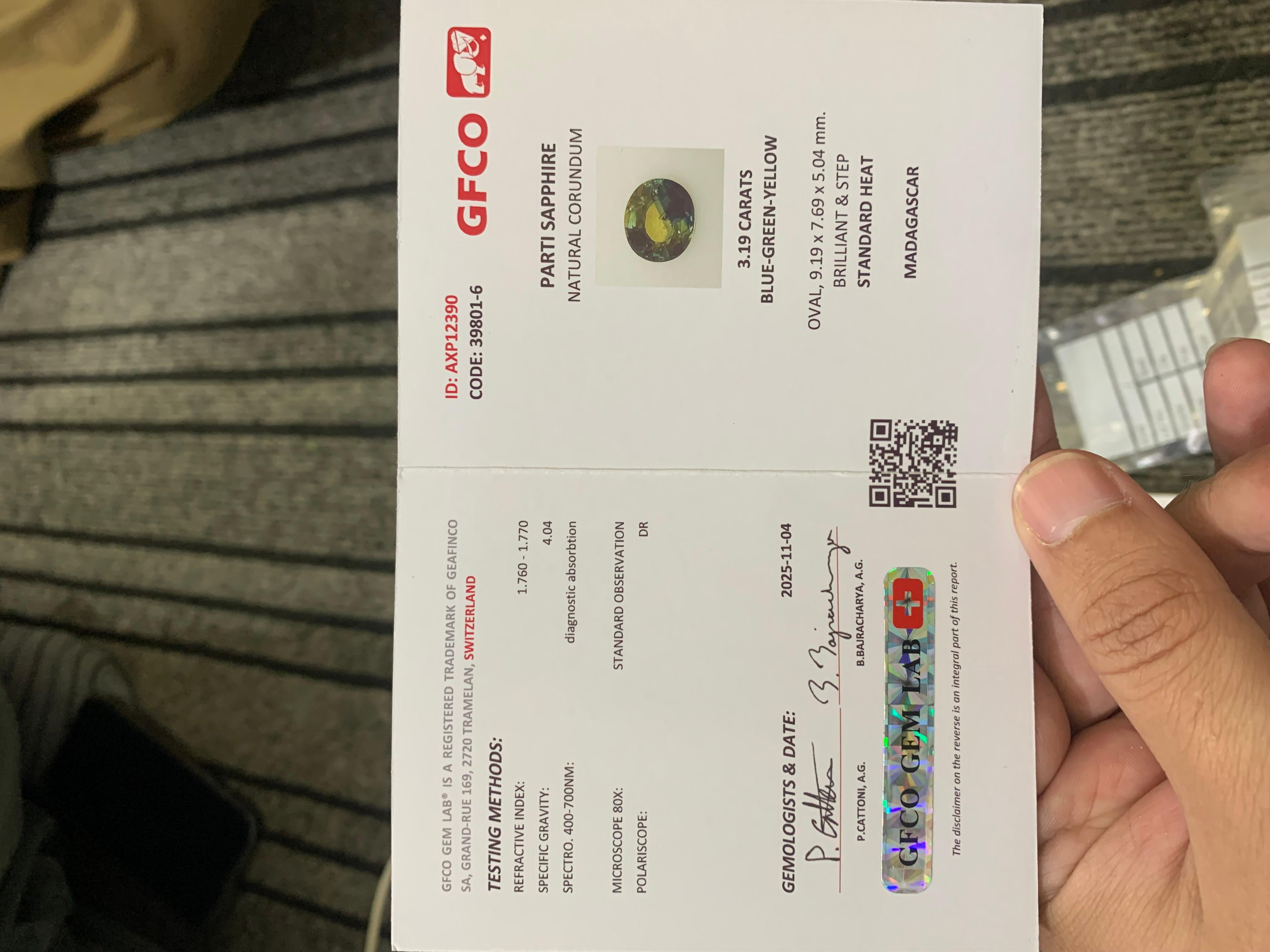 GFCO Certified 3.19 Carat Natural Loose Parti Sapphire From Madagascar Africa en vente 14