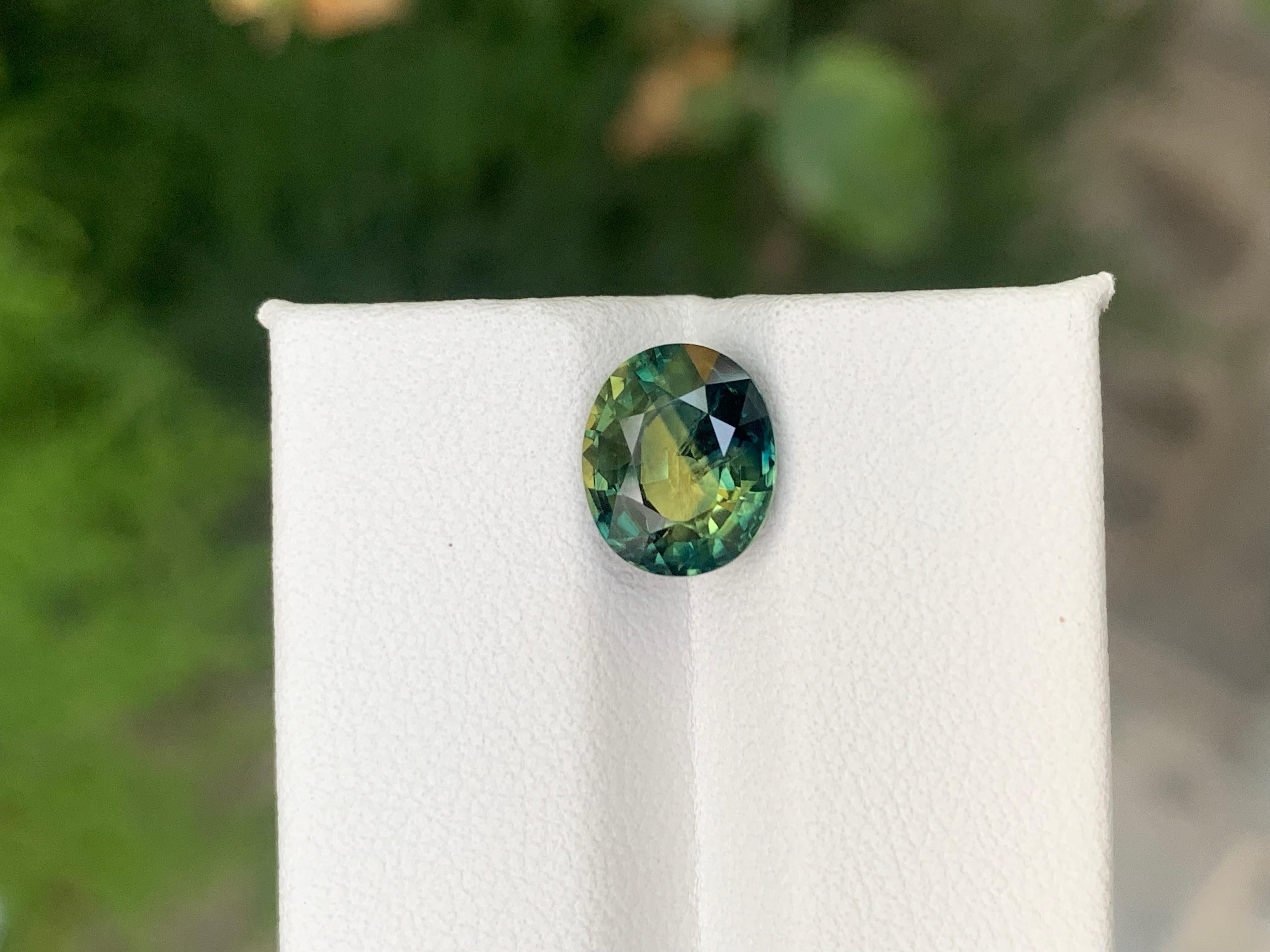 Taille ovale GFCO Certified 3.19 Carat Natural Loose Parti Sapphire From Madagascar Africa en vente