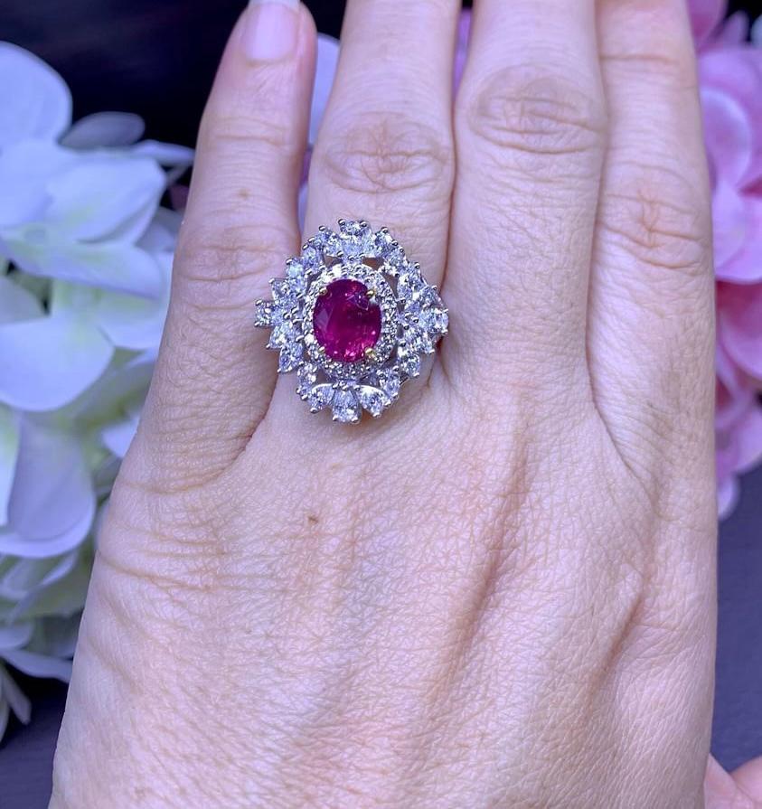 GFCO Certified  3.63 Ct Untreated Ruby   2.40 Ct Diamonds 18K Gold Ring  In New Condition For Sale In Massafra, IT