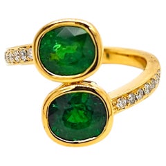Anello in oro giallo con diamante rotondo certificato GFCO da 3,83 carati di Tsavorite
