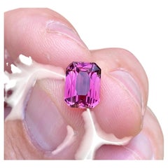 Pietra preziosa sciolta certificata GFCO: tormalina rubellite naturale da 3,91 ct, taglio ottagonale
