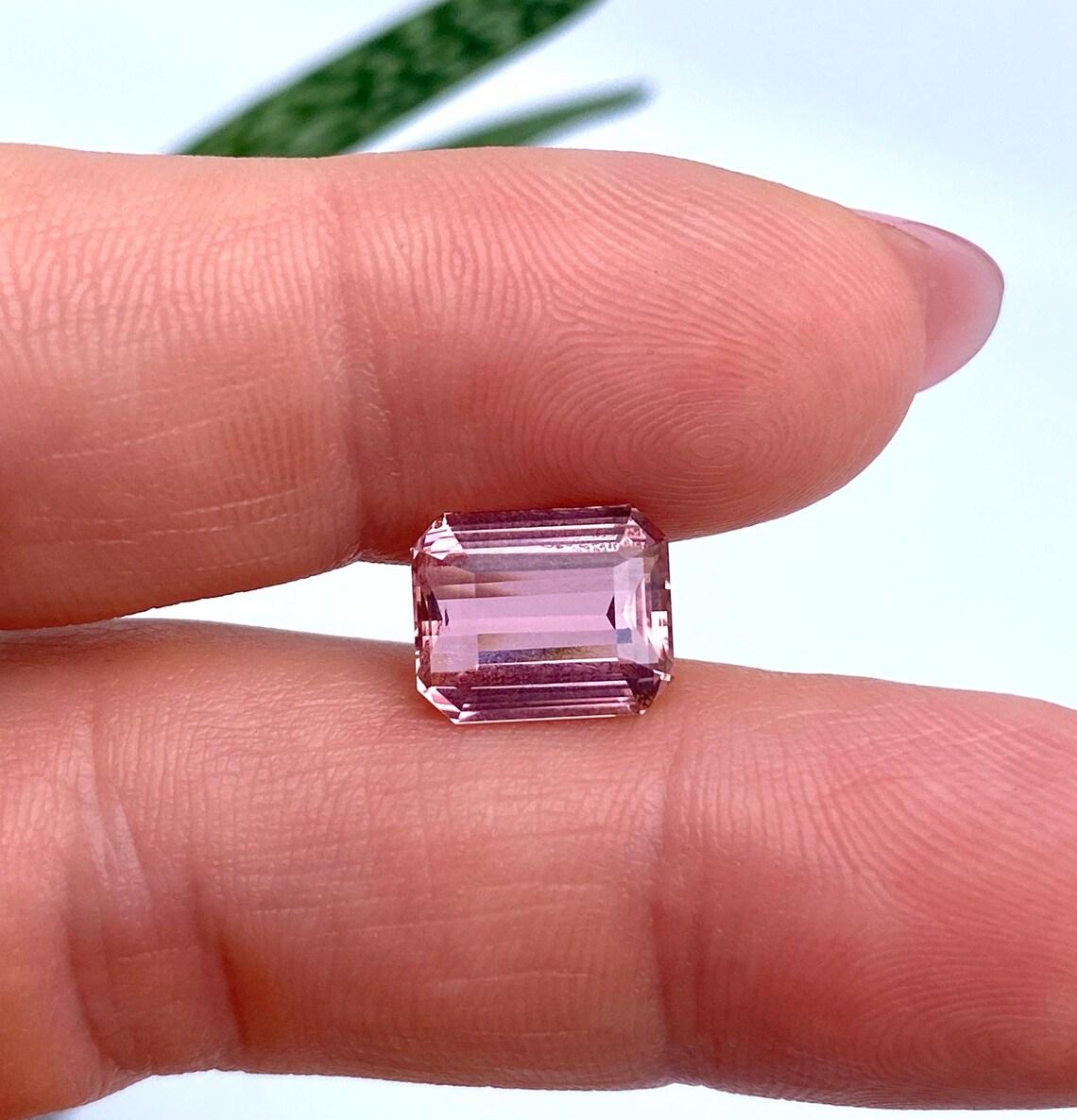 Pierre précieuse tourmaline naturelle certifiée GFCO de 4,27 carats, octogonale, 10,41 x 8,52 x 5,39 mm. en vente 1