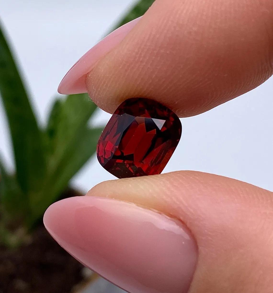 Cushion Cut GFCO Certified 6.26ct Natural Pyrope-Almandine Garnet gemstone, Cushion cut. For Sale