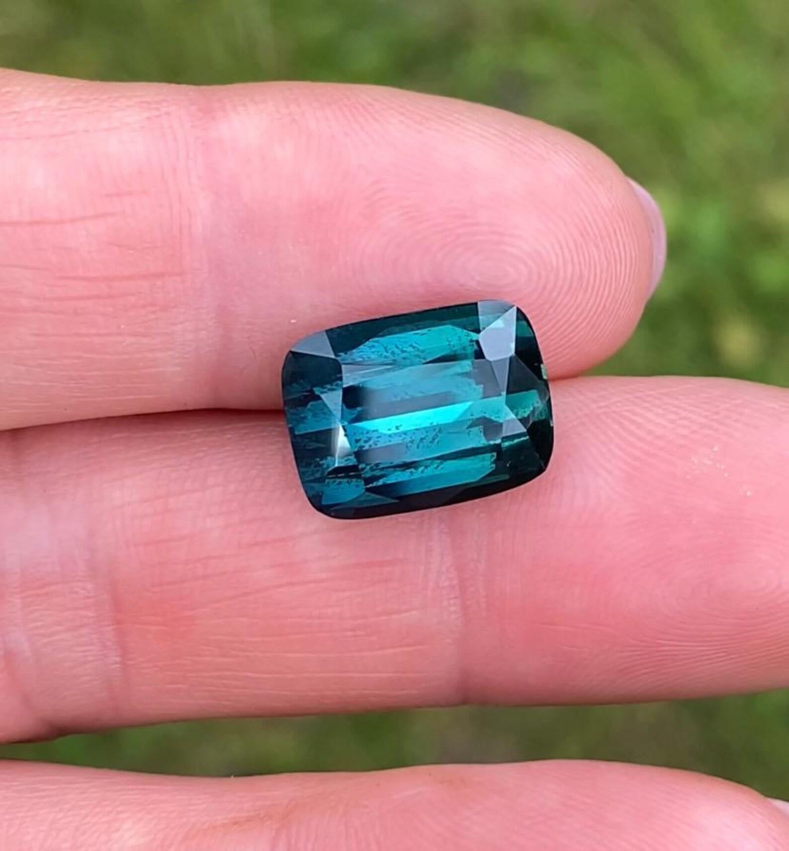 Gemma sfusa Nature Lagoon Tourmaline dall'Afghanistan

Certificato GFCO
Colore della gemma: verde-blu/blu-verde
Tipo di gemma: Tormalina
Dimensioni della gemma: 13,54x10,17x7,69 mm
Grado di taglio: Molto buono
Chiarezza/Grado: Looping Clean
Forma