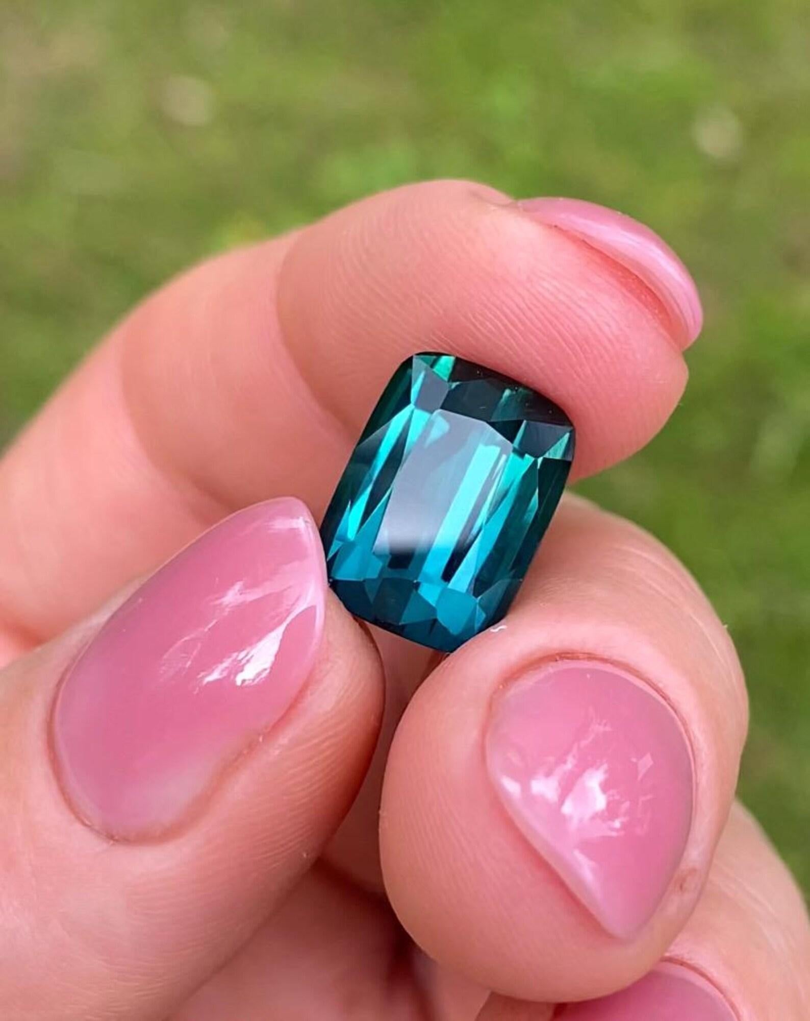 Gemma certificata GFCO 8.86Ct Lagoon Tourmaline, taglio a cuscino Origine Afghanistan in vendita 1