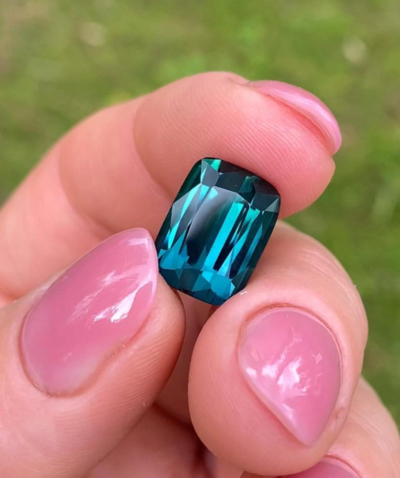 Gemma certificata GFCO 8.86Ct Lagoon Tourmaline, taglio a cuscino Origine Afghanistan in vendita 2