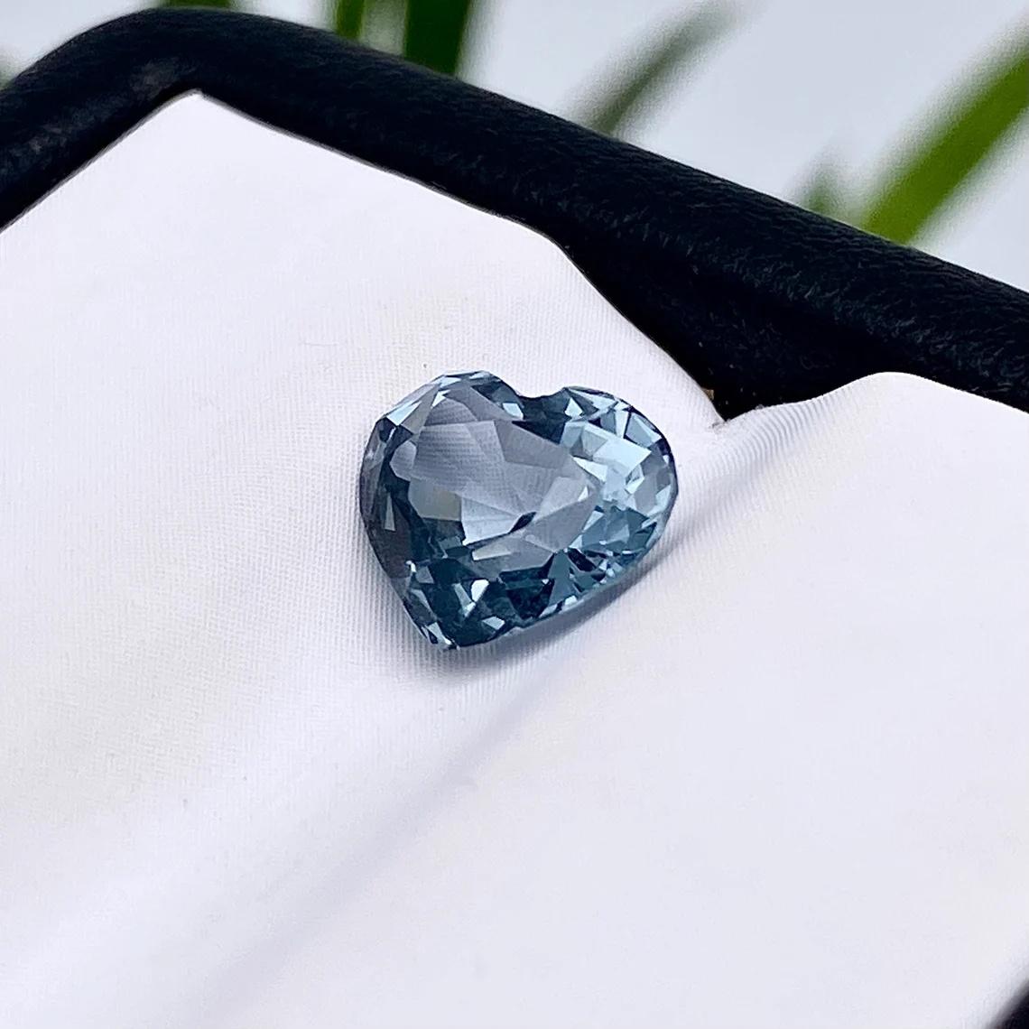 Gemma Spinello Grigio certificata GFCO da 1,78 carati, taglio a cuore, Tanzania in vendita 3