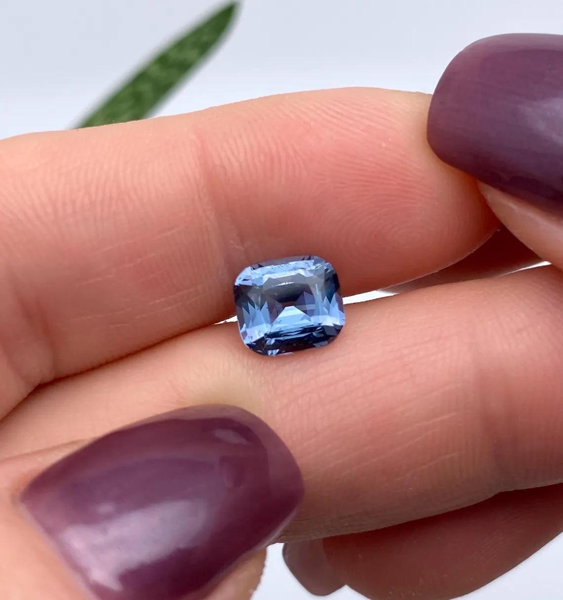 Pierre précieuse spinelle bleue de 2,45 carats certifiée par le GFCO, coussin, Tanzanie Unisexe en vente