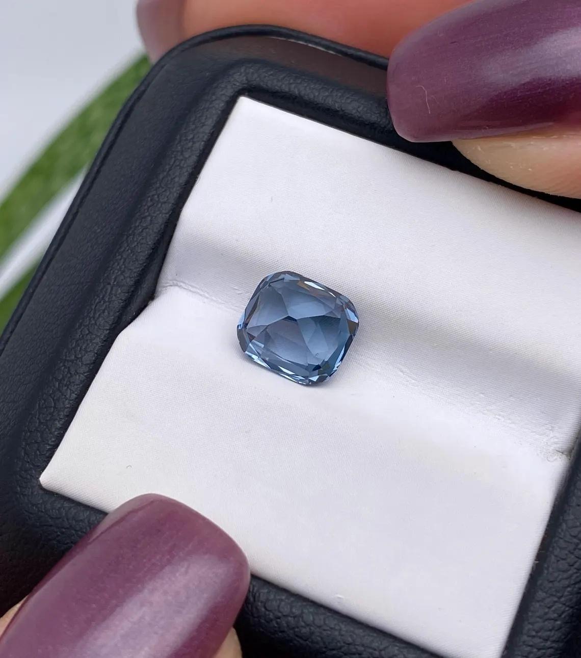 Pierre précieuse spinelle bleue de 2,45 carats certifiée par le GFCO, coussin, Tanzanie en vente 3