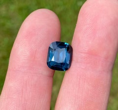 Certifié GFCO « Nature », 7.06 ct. Spinelle bleu cobalt, taille « coussin », Tanzanie