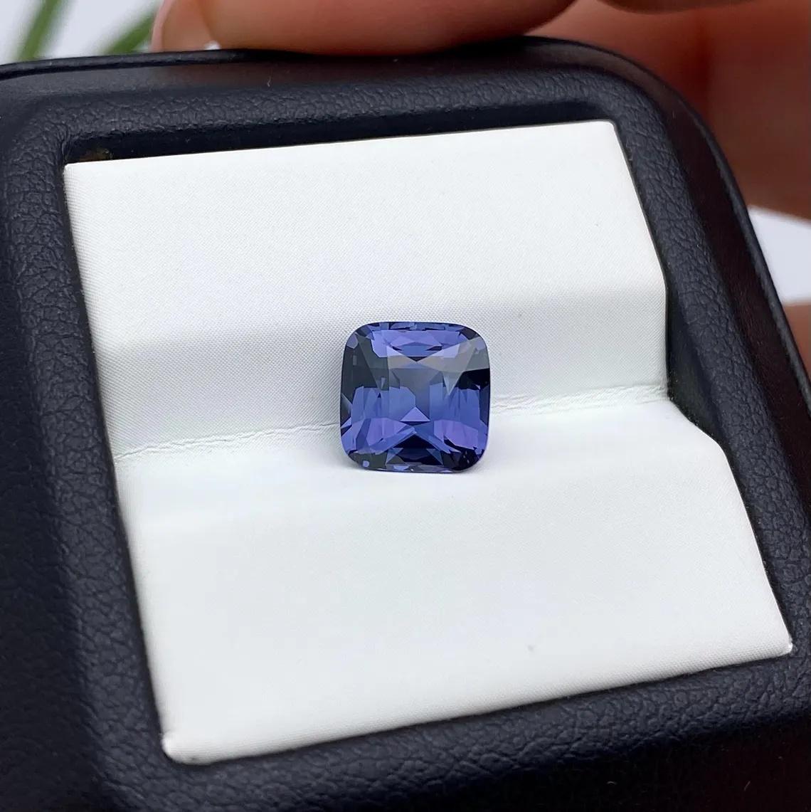 Gemma Spinello Viola VS 3,22ct certificata GFCO, taglio a cuscino, Tanzania In condizioni Nuovo in vendita a Daugavpils, LV