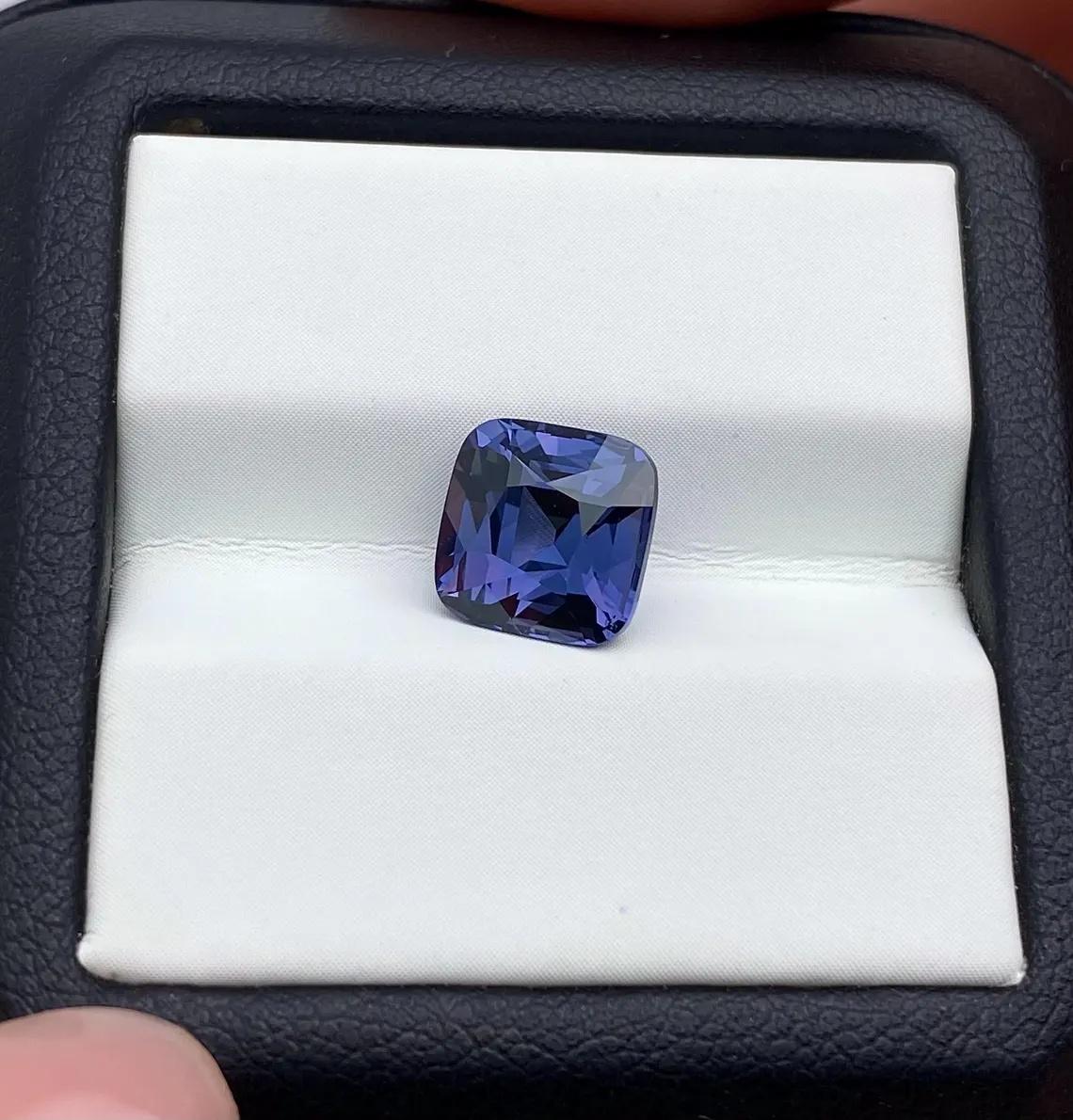 da uomo o donna Gemma Spinello Viola VS 3,22ct certificata GFCO, taglio a cuscino, Tanzania in vendita