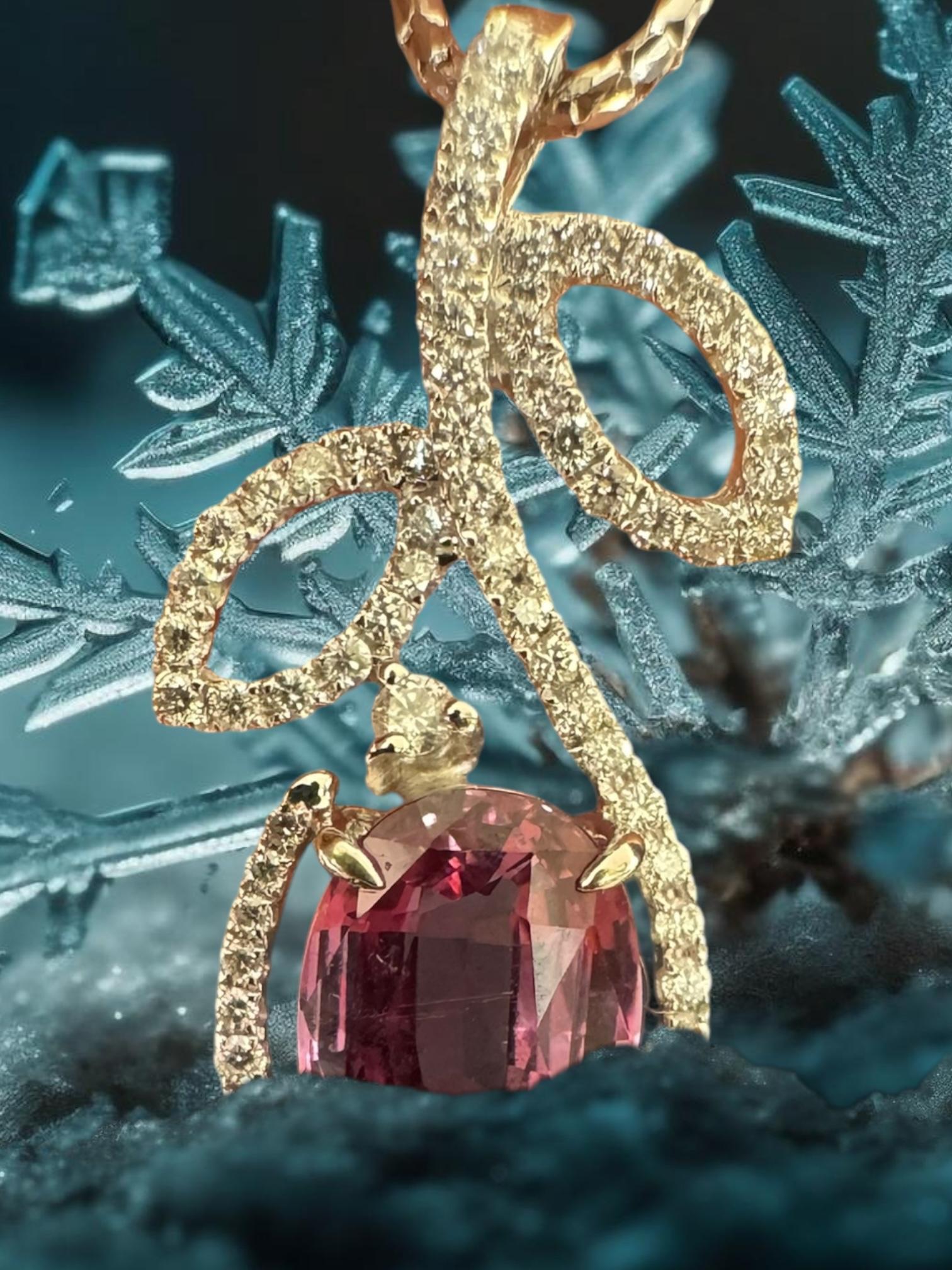 Taglio ovale Ciondolo a forma di foglia con zaffiro rosa e diamante, certificato GFCO in vendita