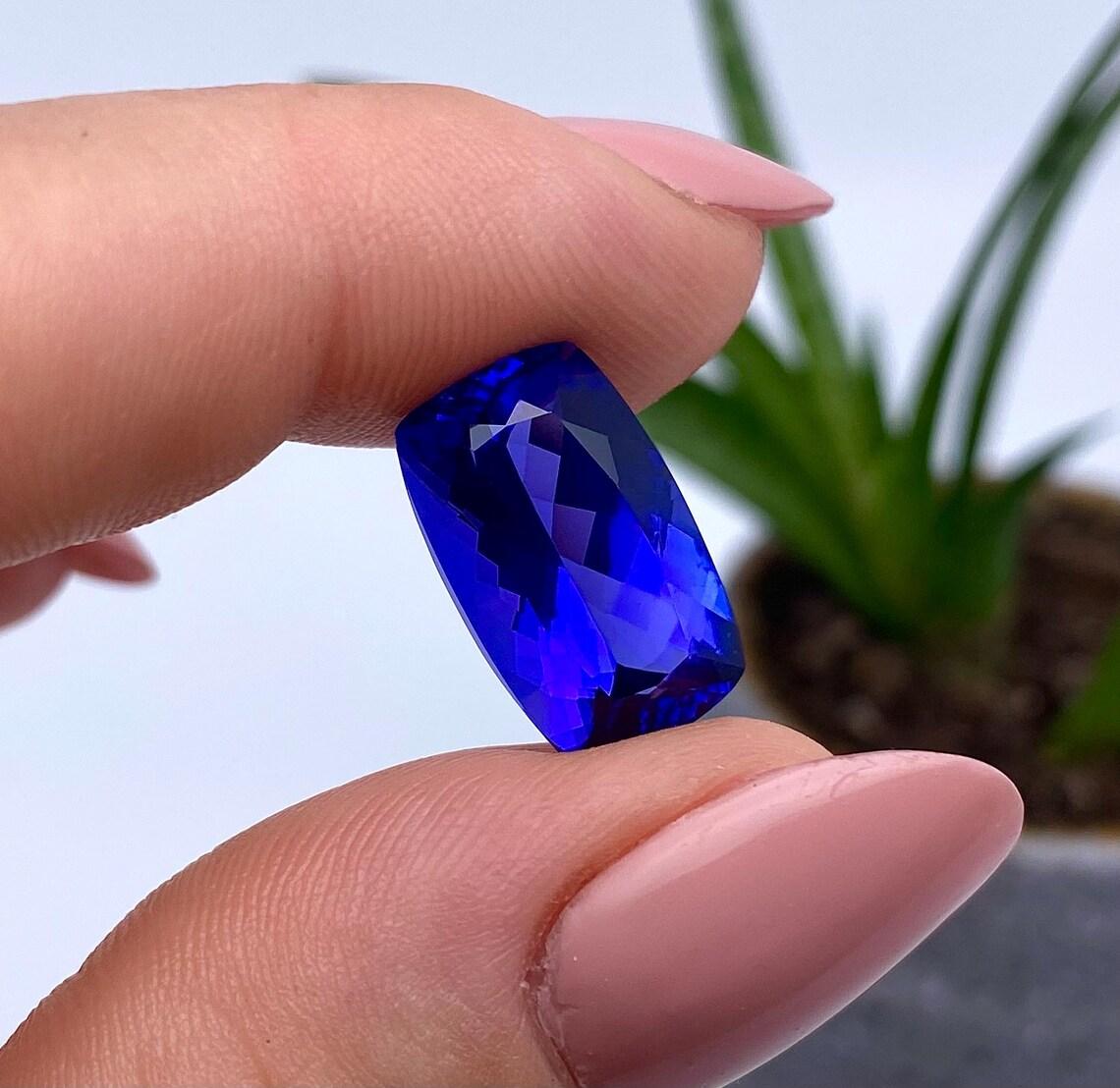 Women's or Men's GFCO Certified VS 10.37Ct Natural Tanzanite, Fancy cushion cut For Sale