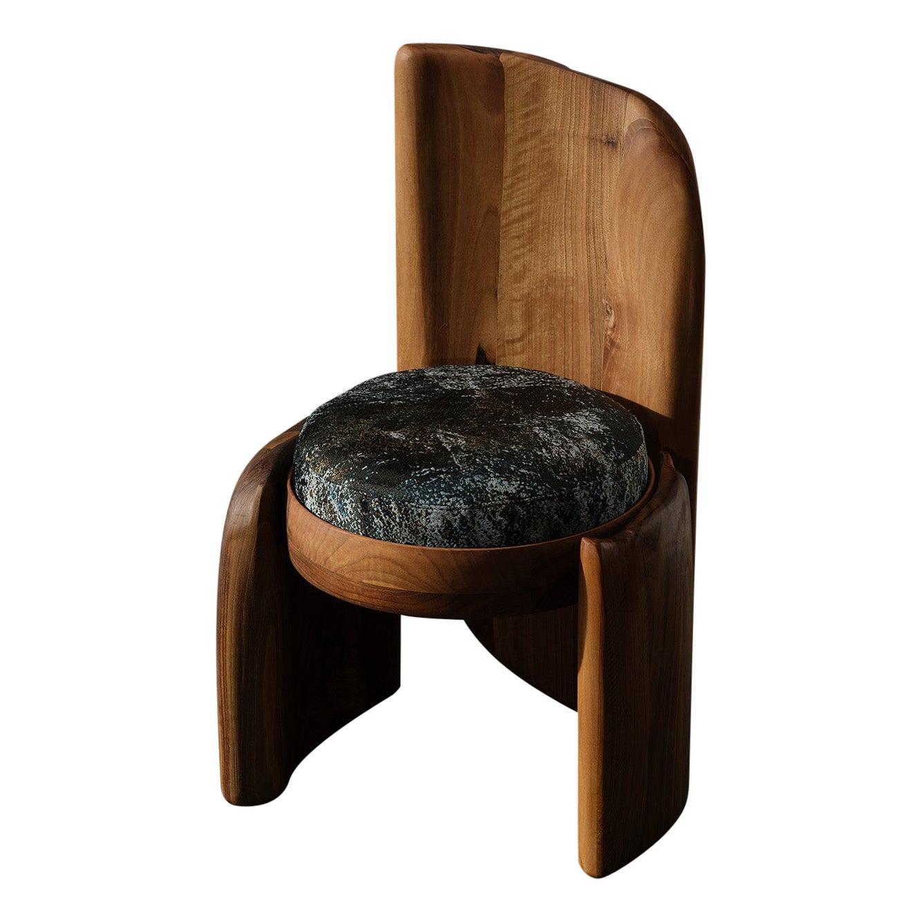 GG02 Chaise en noyer de Togigi