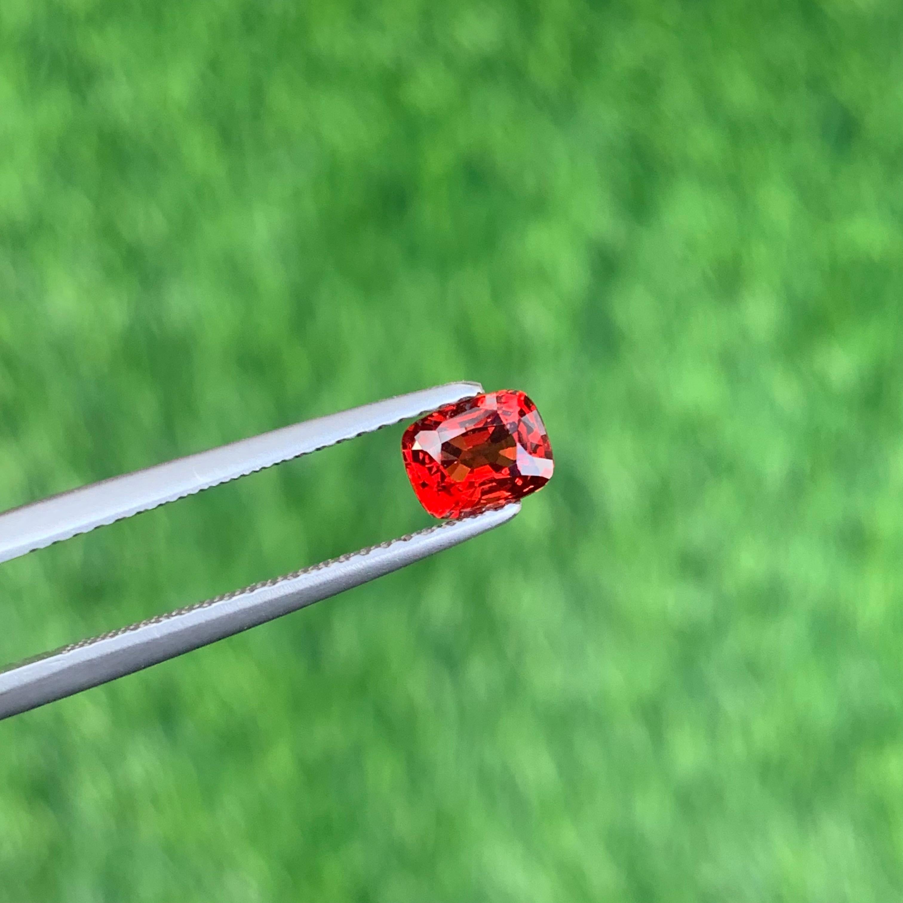 GGI Certified 0.76 Carats Loose Red Spinel from Burma, Faceted Burmese Spinel For Sale 1