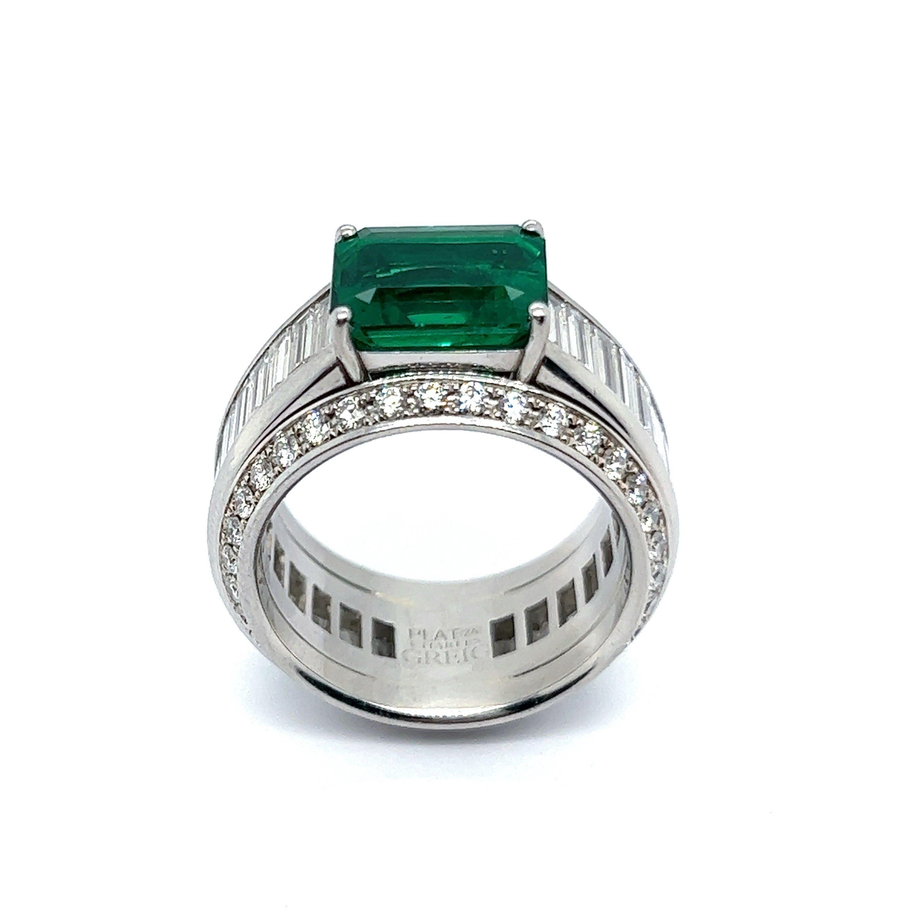Immerse yourself in the allure of this extraordinary platinum ring, featuring a splendid Colombian emerald and dazzling diamonds. 

According to historical facts, the Spanish conquistadors arrived in Colombia in the 16th century and learned about