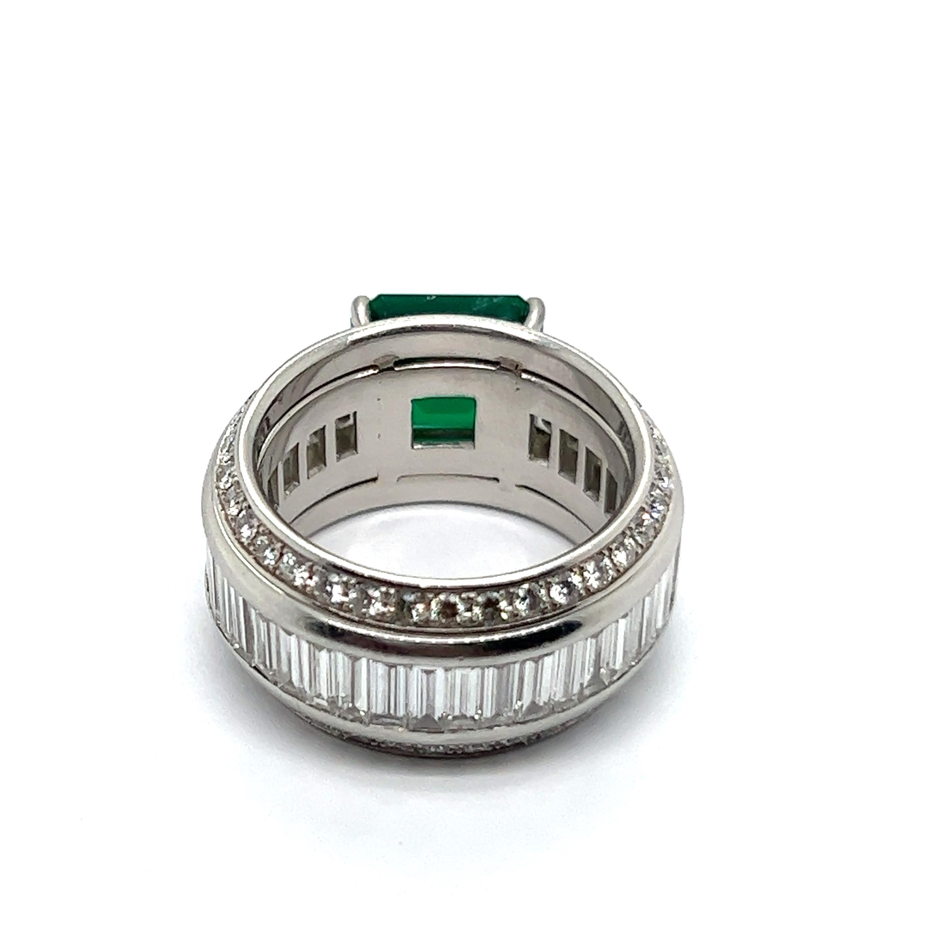 Colombian Emerald GGL Certified Ring with Diamonds in Platinum In Excellent Condition In Lucerne, CH