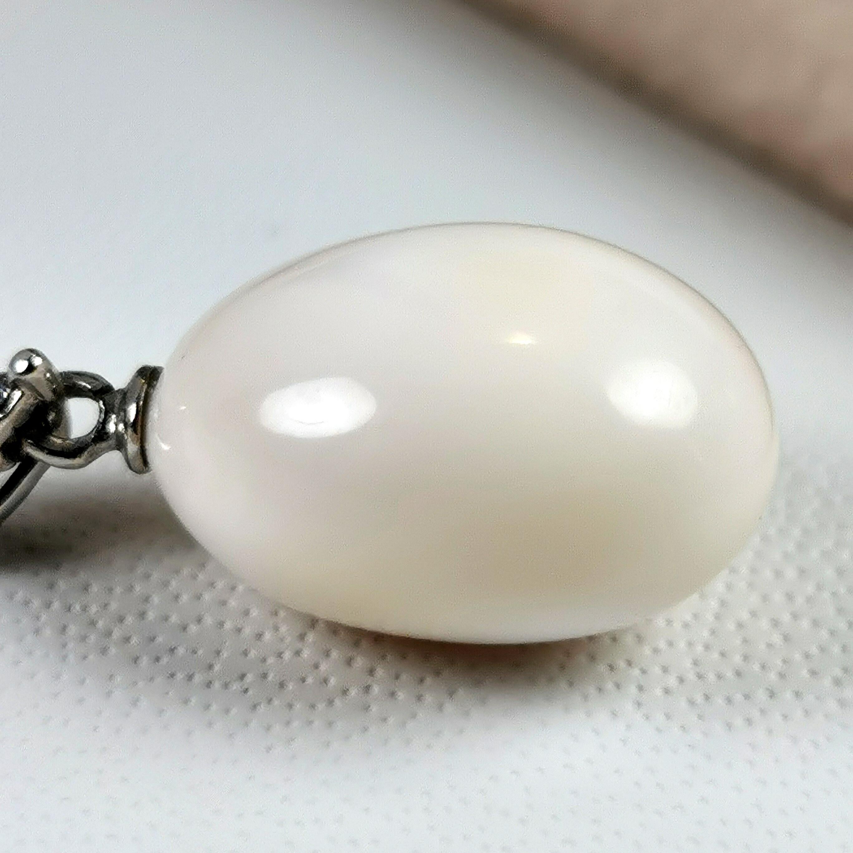Magnificent white gold 18K diamonds necklace with nice Natural Saltwater Pearl 