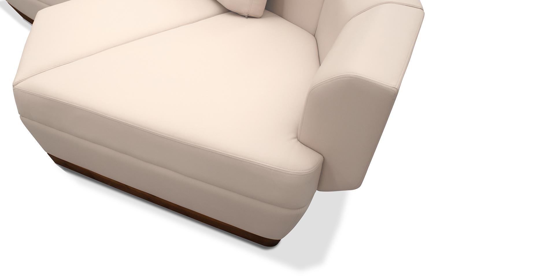 Ce canapé contemporain, très confortable, s'adaptera aux salons à l'orientation de style de décoration intérieure moderne.
Avec une vision de comprendre le passé et de l'interpréter à travers les couleurs, les matériaux et le design contemporain,