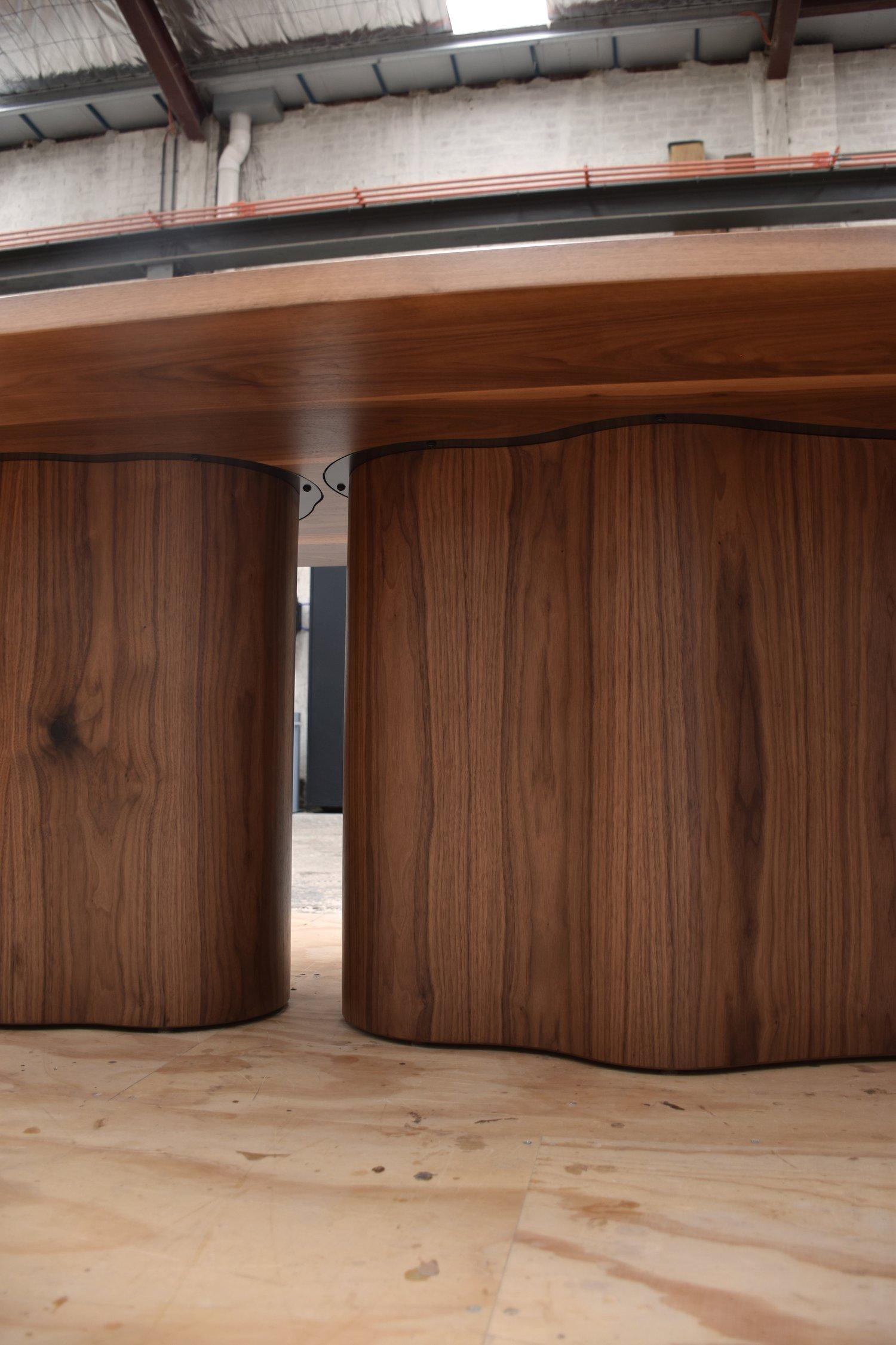 Postmoderne Table de salle à manger rectangulaire Ghanem par Daniel Poole en vente