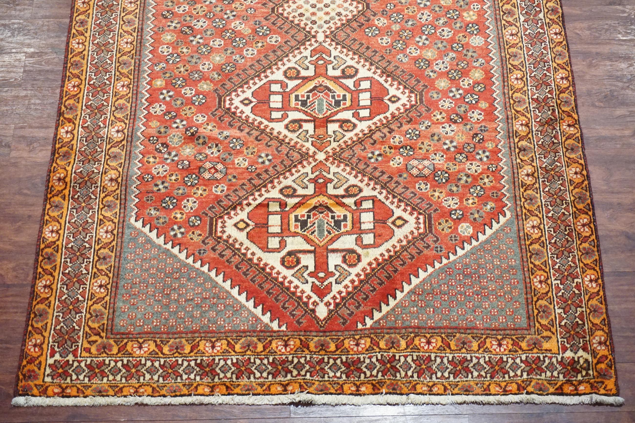 Ghashghaei Tribal Gallery Runner, circa 1930 In Excellent Condition For Sale In Laguna Hills, CA