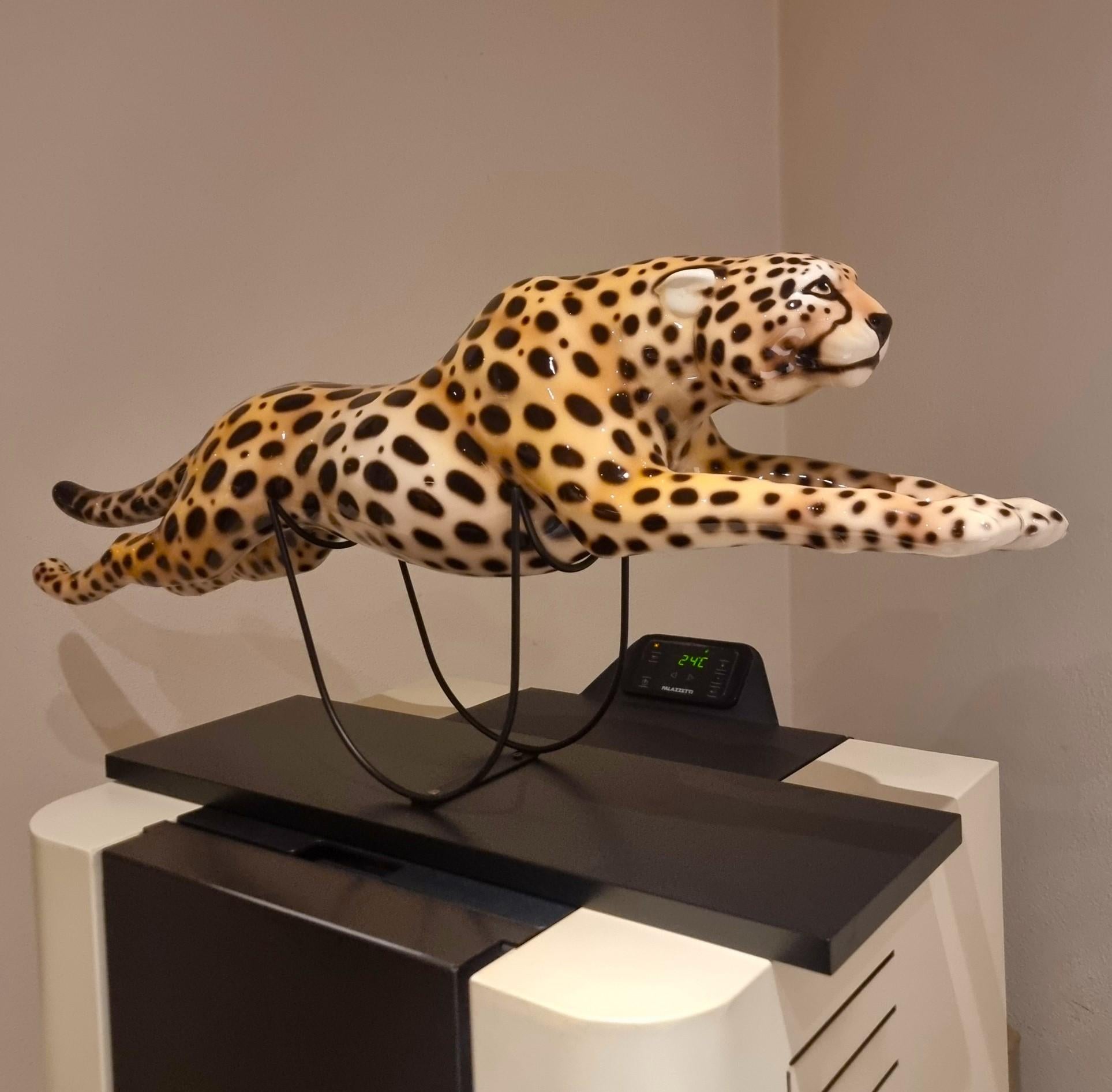 Painted ceramic cheetah with high-class base: elegance and character For Sale 5