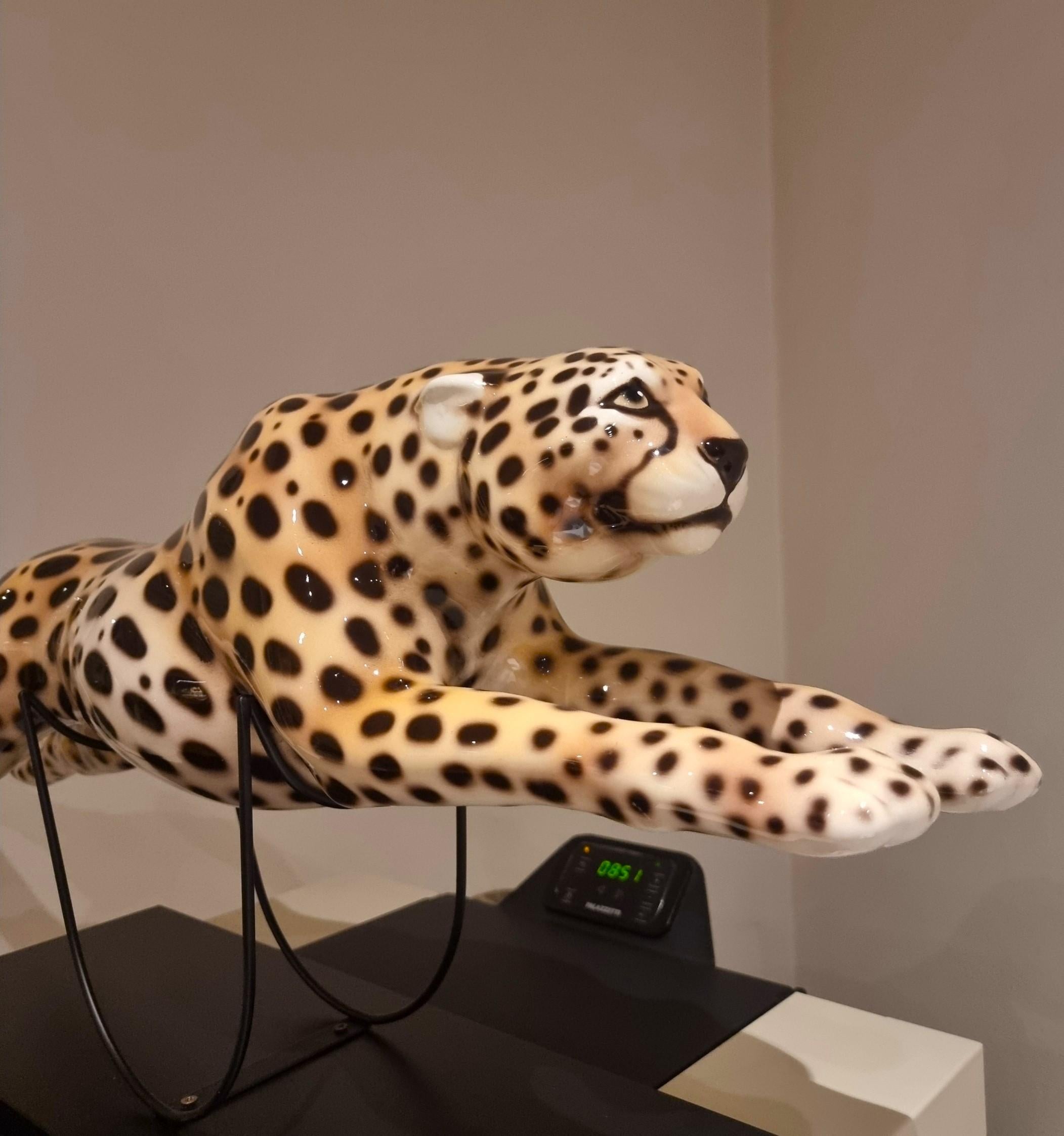 Painted ceramic cheetah with high-class base: elegance and character For Sale 6