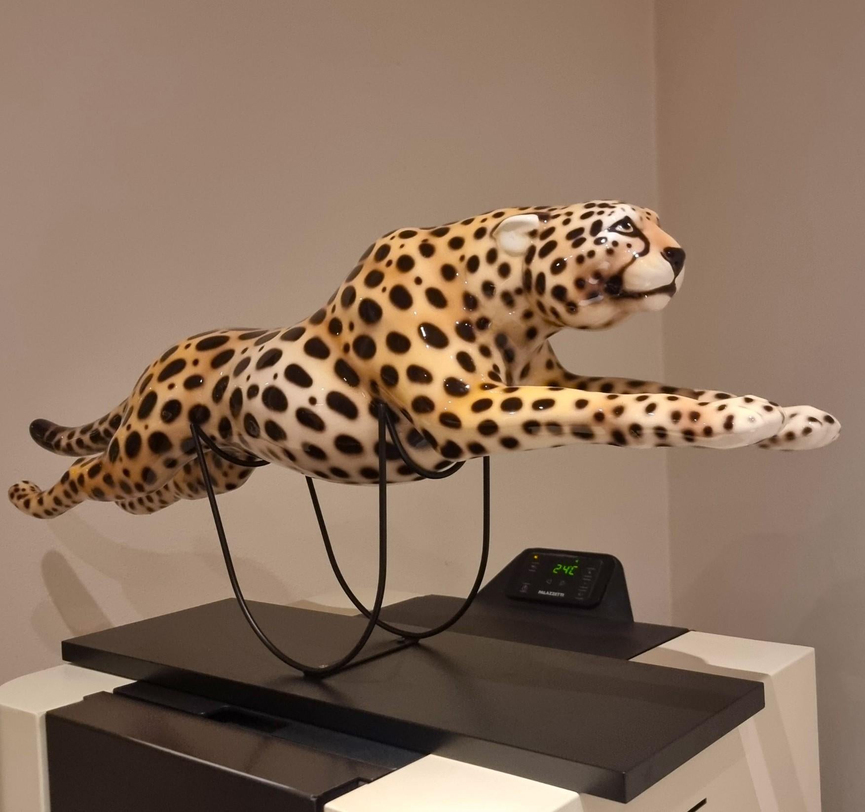 Painted ceramic cheetah with high-class base: elegance and character For Sale 7