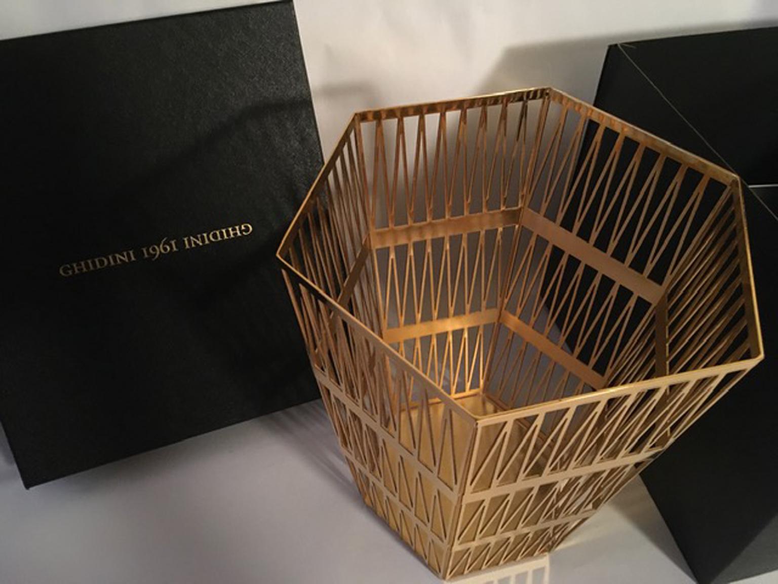Ghidini 1961 Large Paper Basket Polished Gold Finish Steel by Richard Hutten  For Sale 12