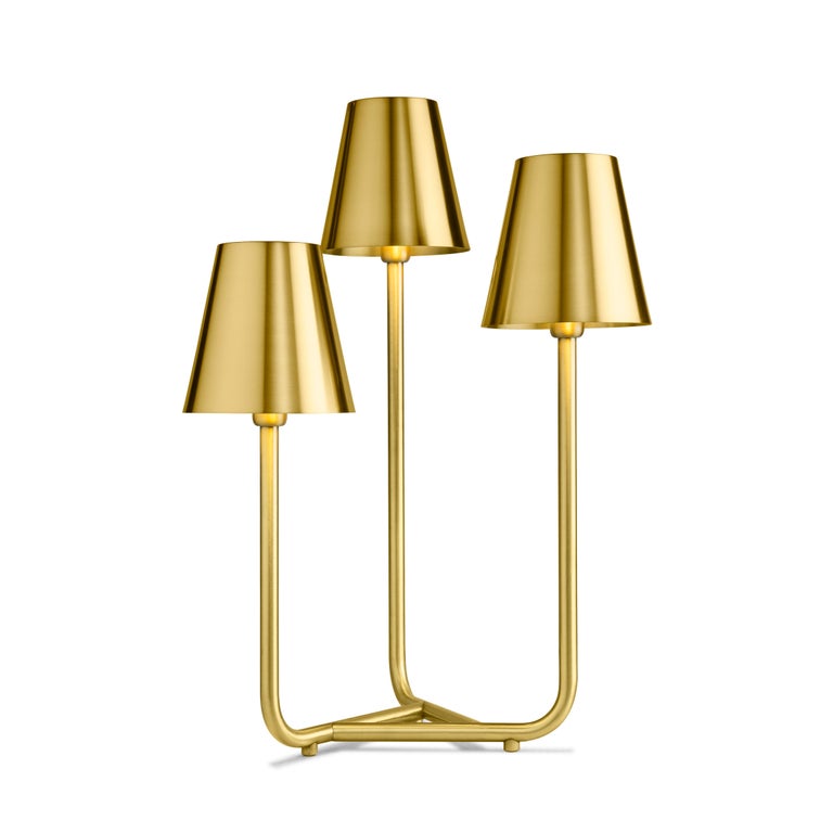 Trio table lamp in satin brass by A. Cibic.

Materials:
Satin brass
Net weight:
3 kg
Dimensions:
W 36 x D 36 x 58 H cm.