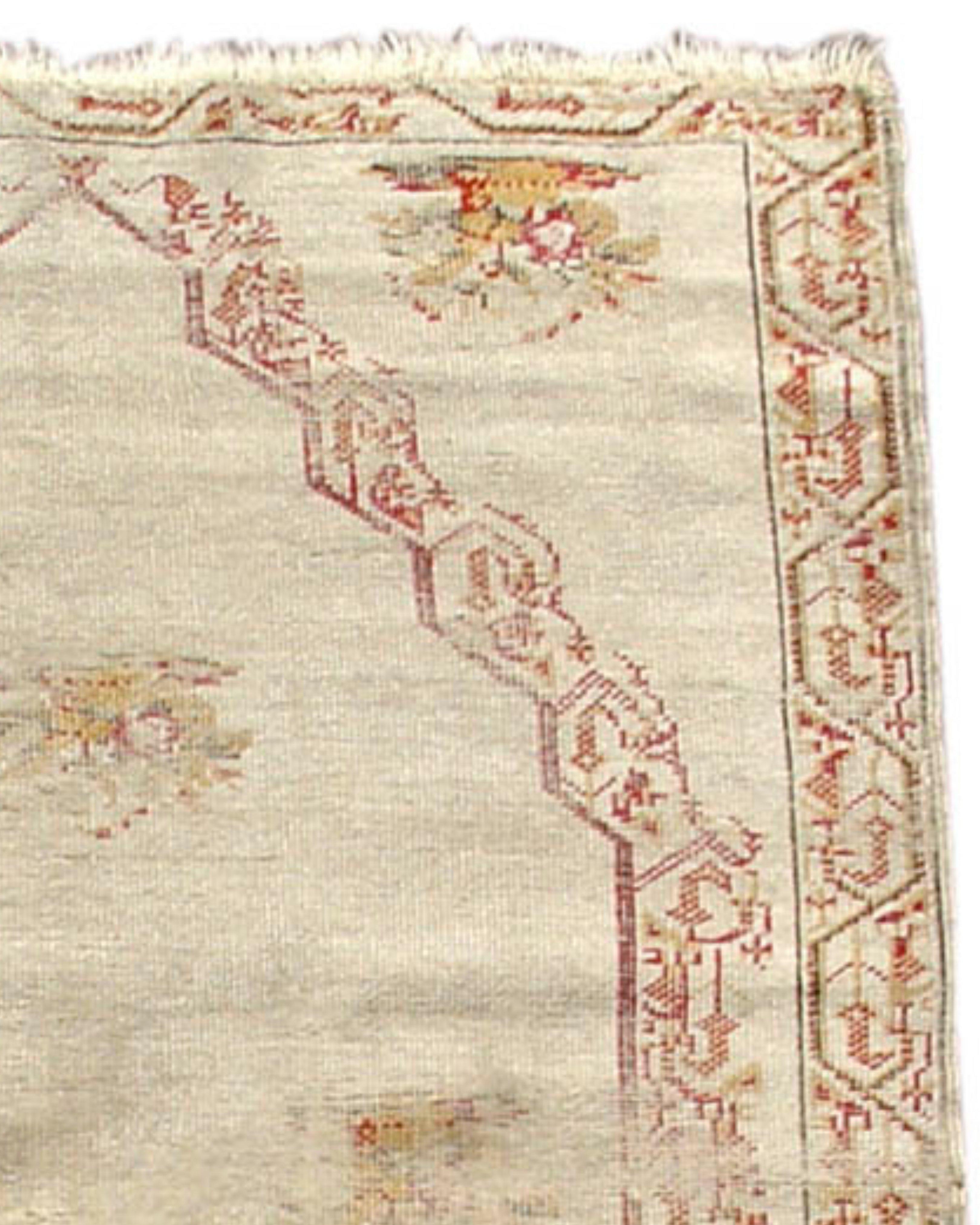 Ghiordes Rug, 19th Centuy

Additional Information:
Dimensions: 3'0